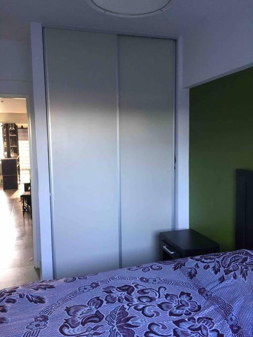 Modern and spacious apartment near the metro