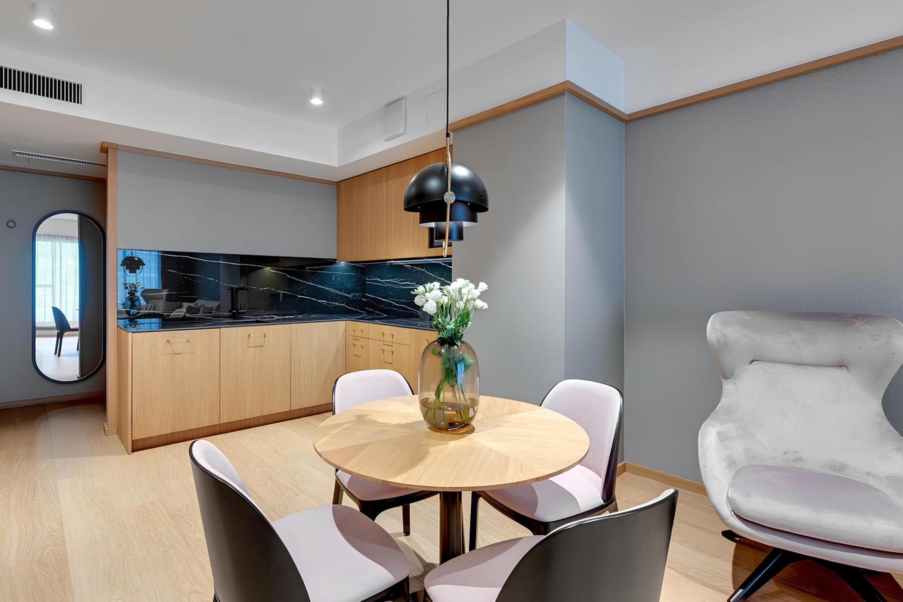 Deo Plaza Apartments