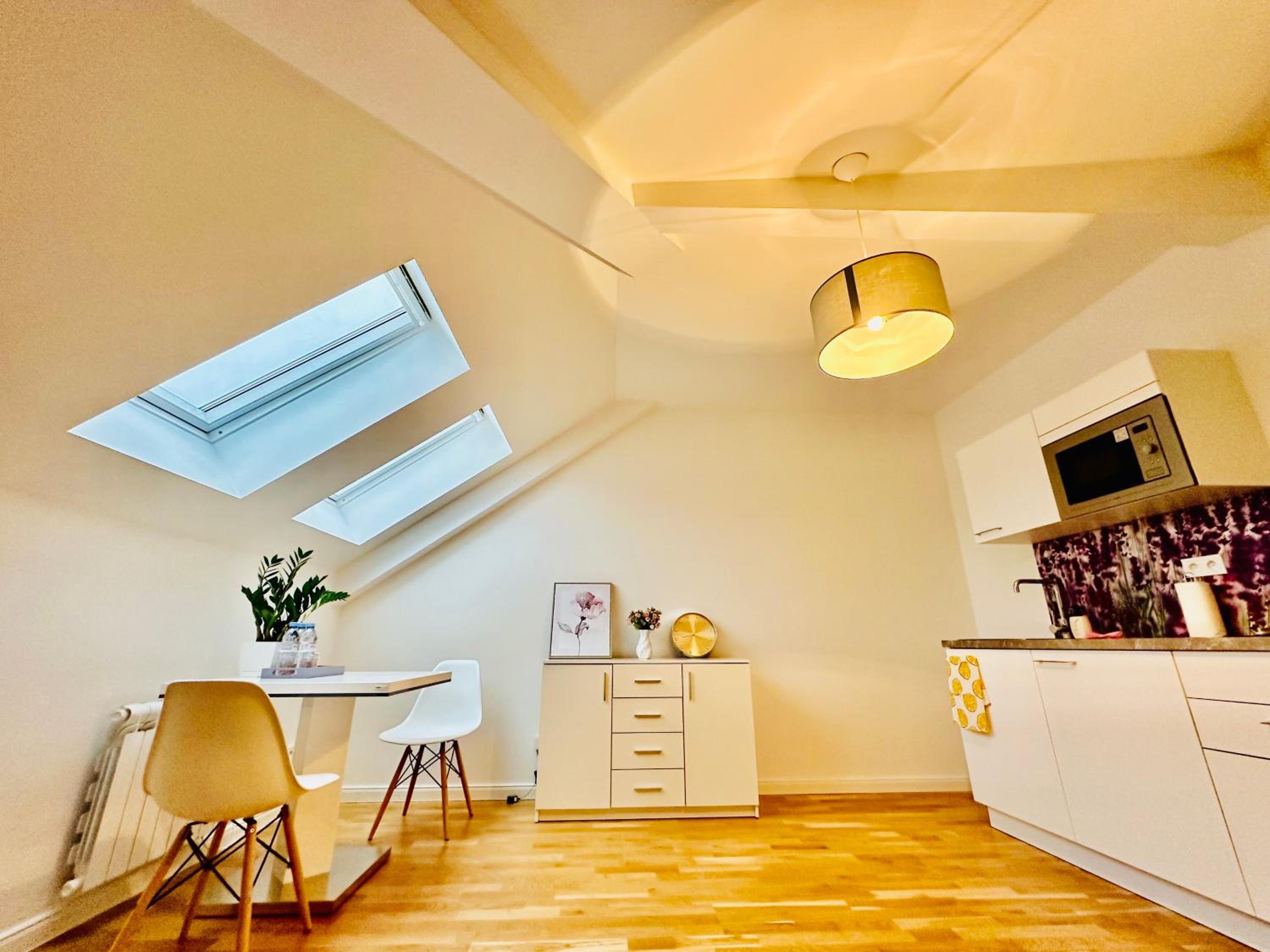 Wenceslas' Shi apartmen 02