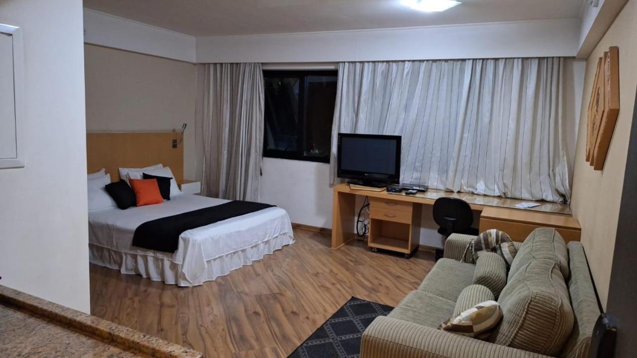 APARTAMENTO HOTEL AV IBIRAPUERA 2534 LUXO , CONFORTÁVEL em MOEMA