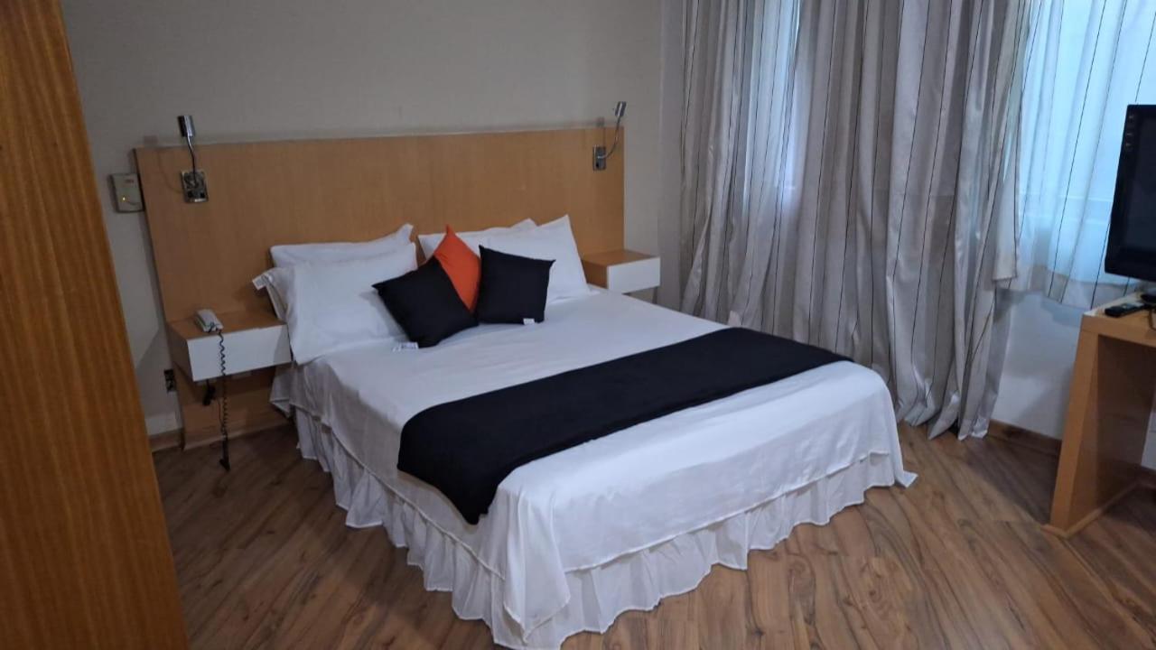 APARTAMENTO HOTEL AV IBIRAPUERA 2534 LUXO , CONFORTÁVEL em MOEMA