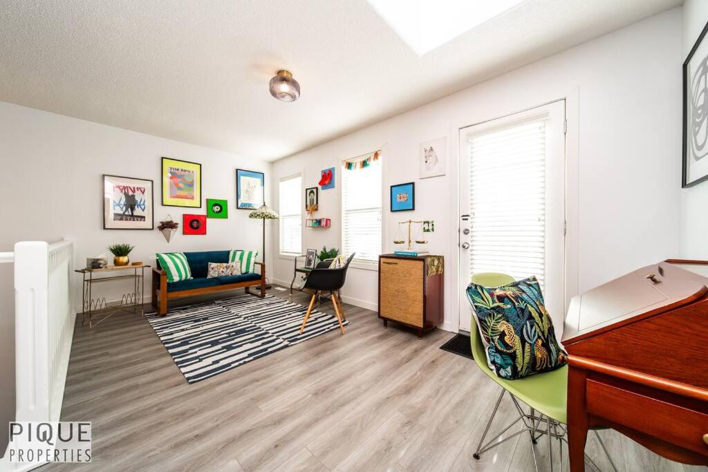 The Obsolete Suite - King Bed - Fireplace - Pet Friendly