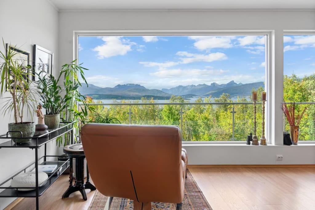 Central Arctic Panoramic Views