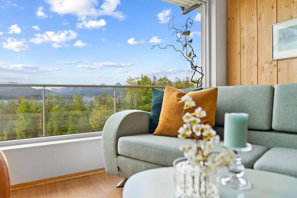 Central Arctic Panoramic Views