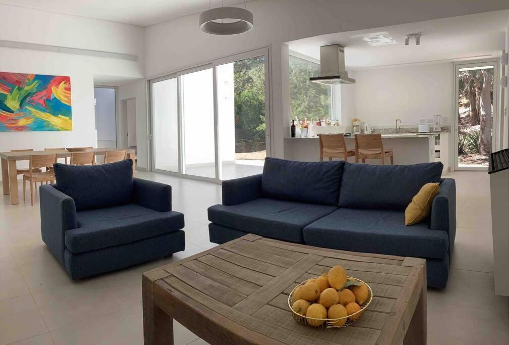 Casa en barrio Bosque Costa Esmeralda