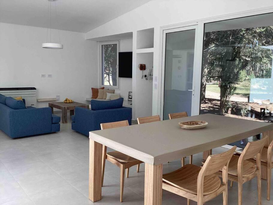 Casa en barrio Bosque Costa Esmeralda