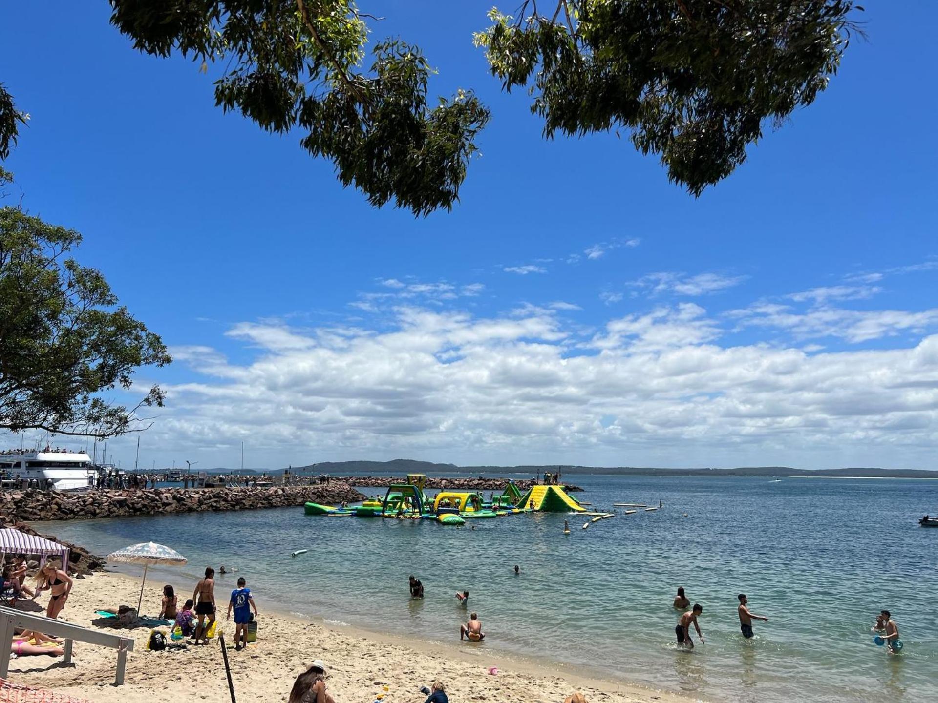 Shoal Bay Beach Apartments Unit 17 2 Shoal Bay Road