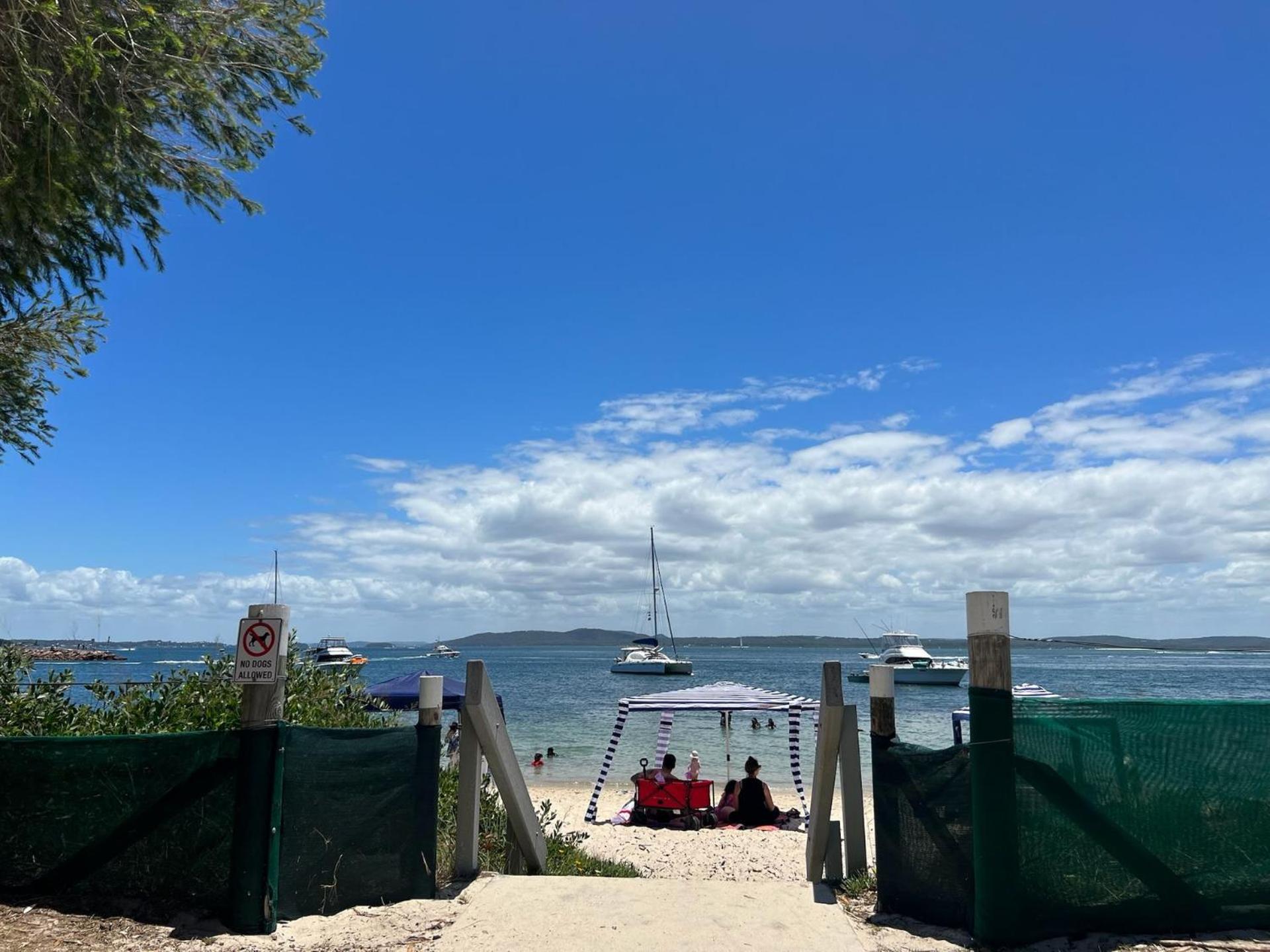 Shoal Bay Beach Apartments Unit 17 2 Shoal Bay Road