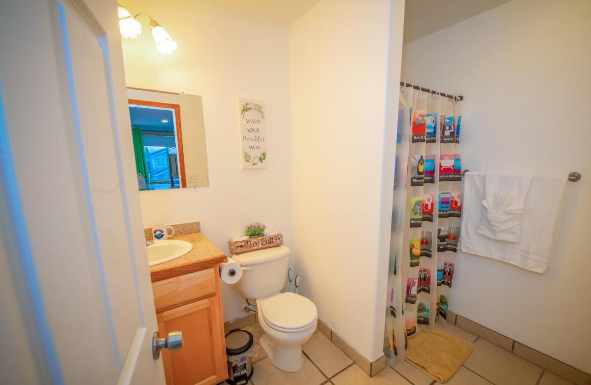 Albany Vacations - Cute Artsy7 Getaway, large parking, 20mins to OSU - Property Image 2