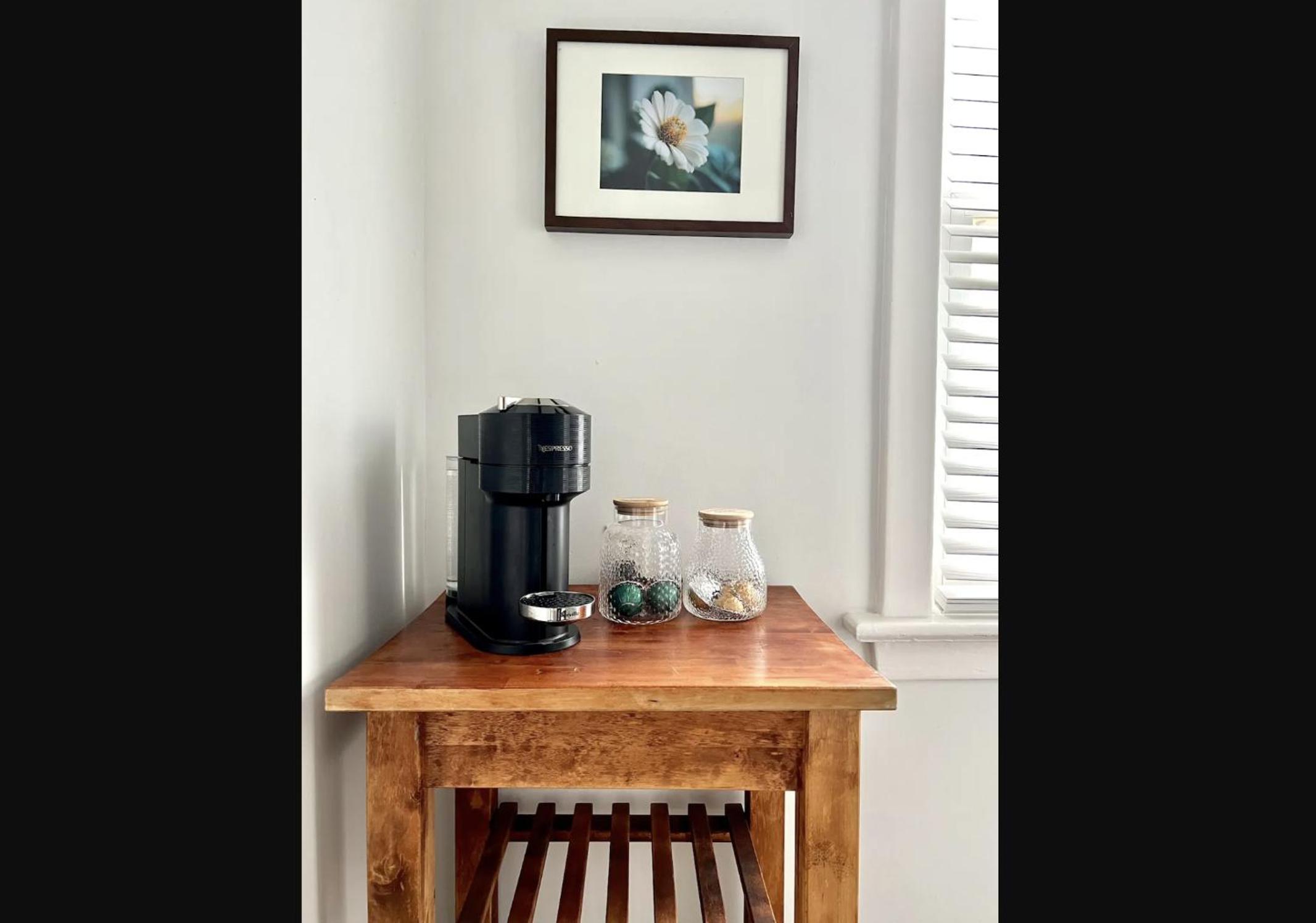 Barrie Vacations - One Bedroom Apartment Steps to Waterfront/Downtown Barrie - Property Image 6