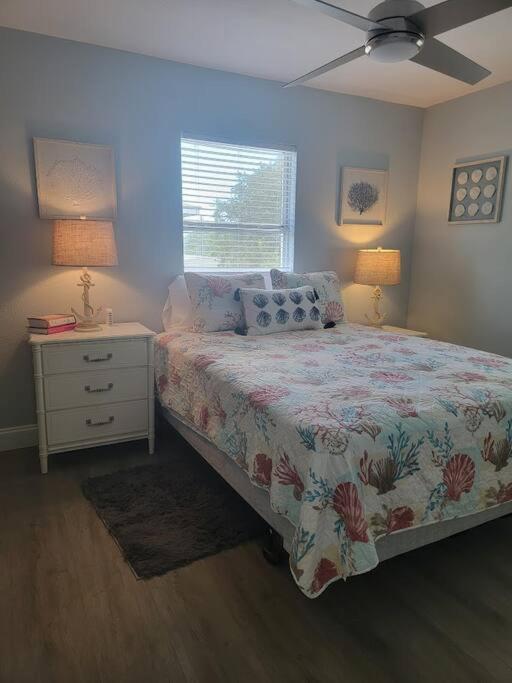 Pelican Fresh Entire Unit Kit Washer Dryer Upstairs 3Mi to Beach view 3