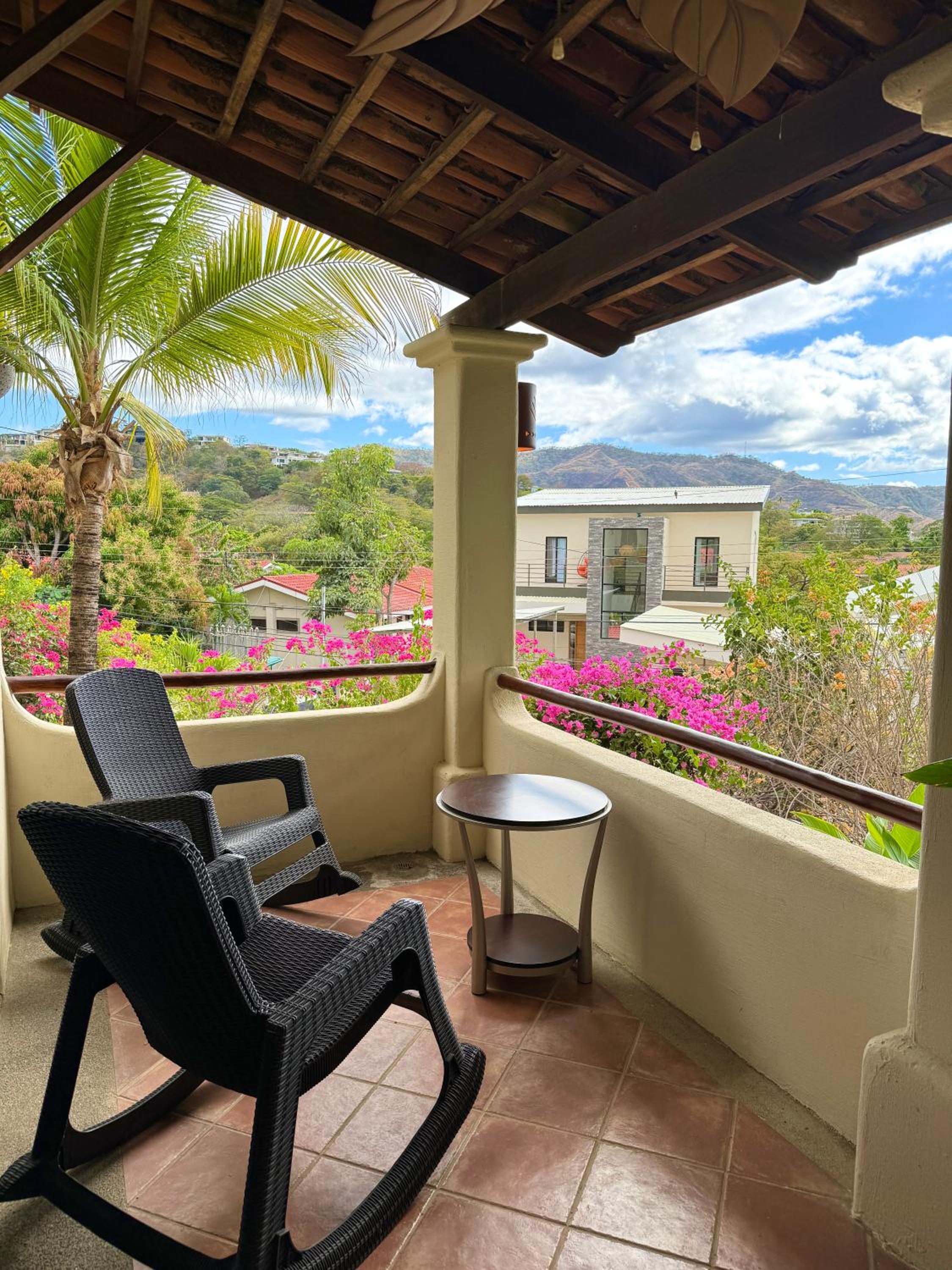 Breezy Paradise 2 bed2bath with mountain view