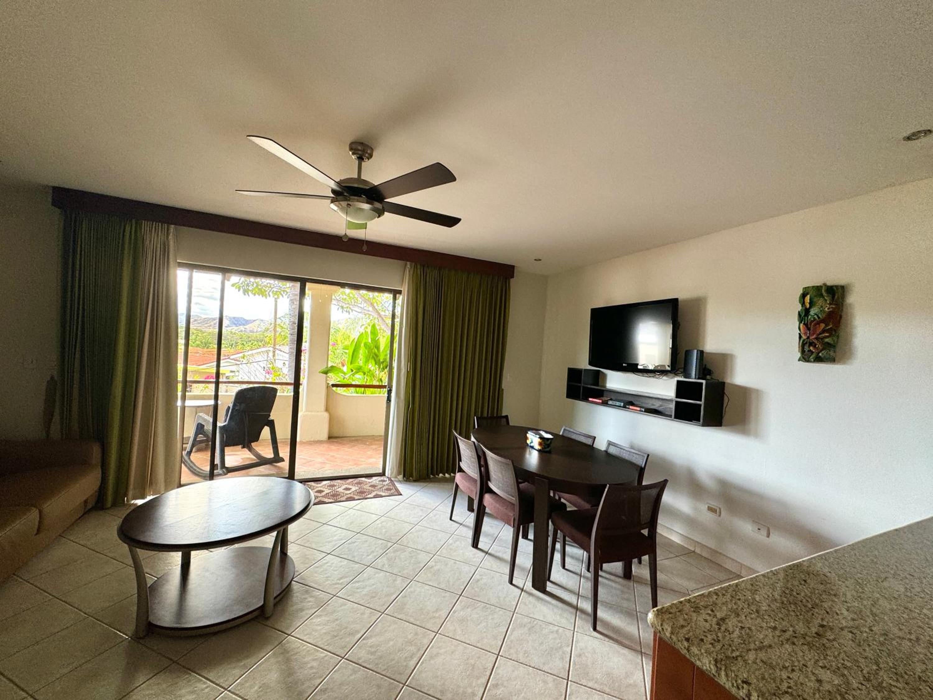 Breezy Paradise 2 bed2bath with mountain view