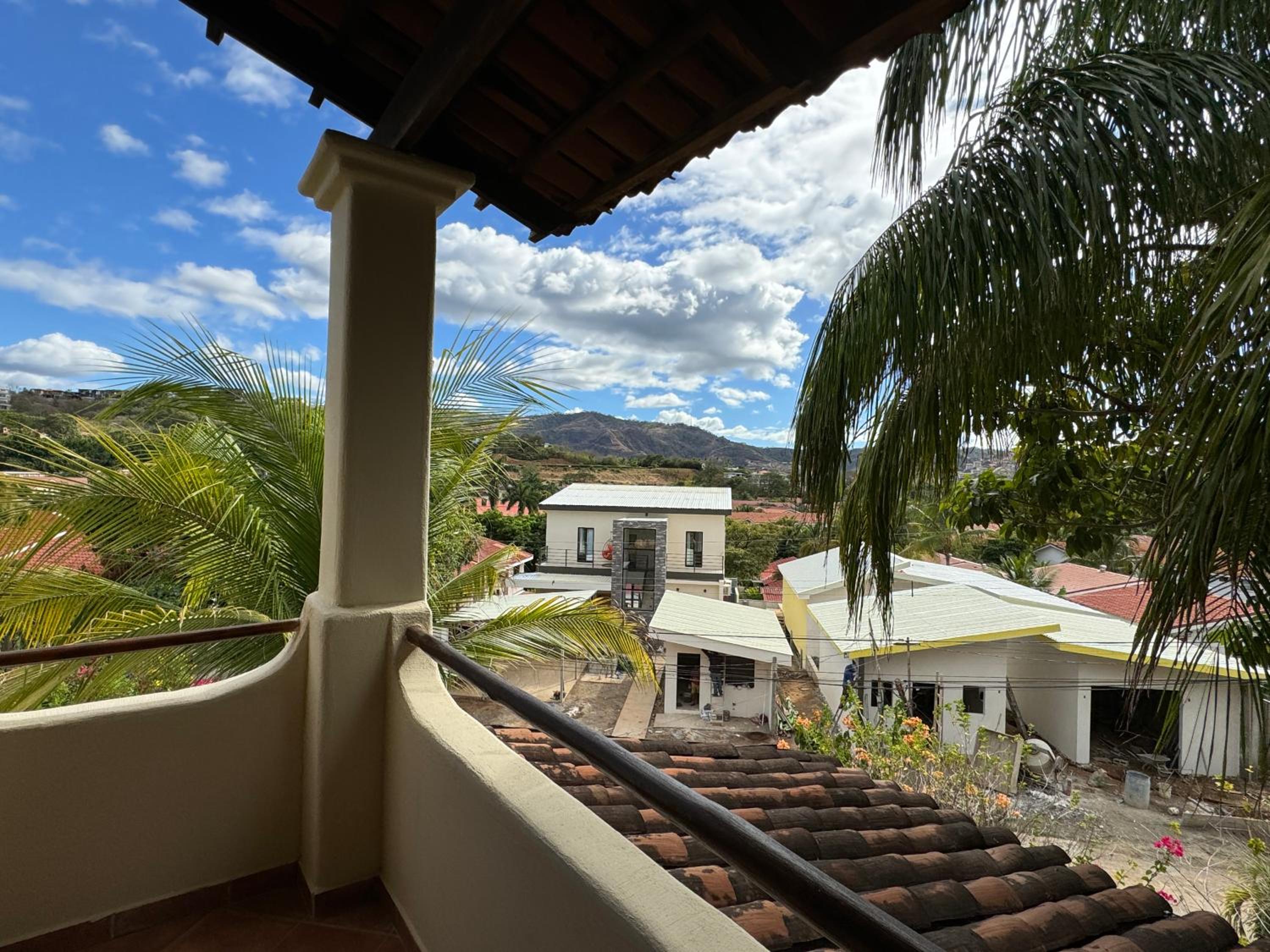 Breezy Paradise 2 bed2bath with mountain view