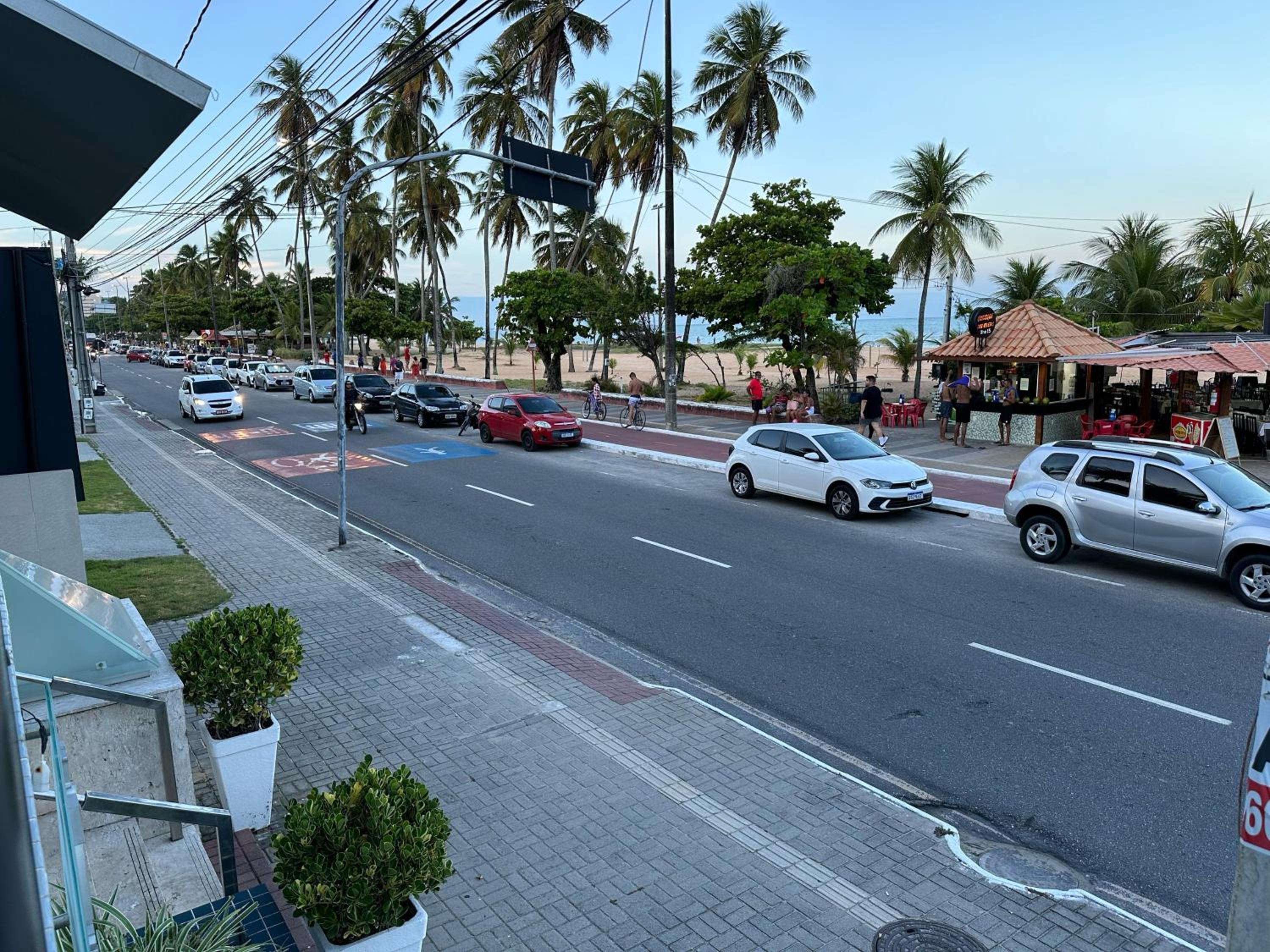 Apartamento na Av. Cabo Branco (BEIRA MAR)