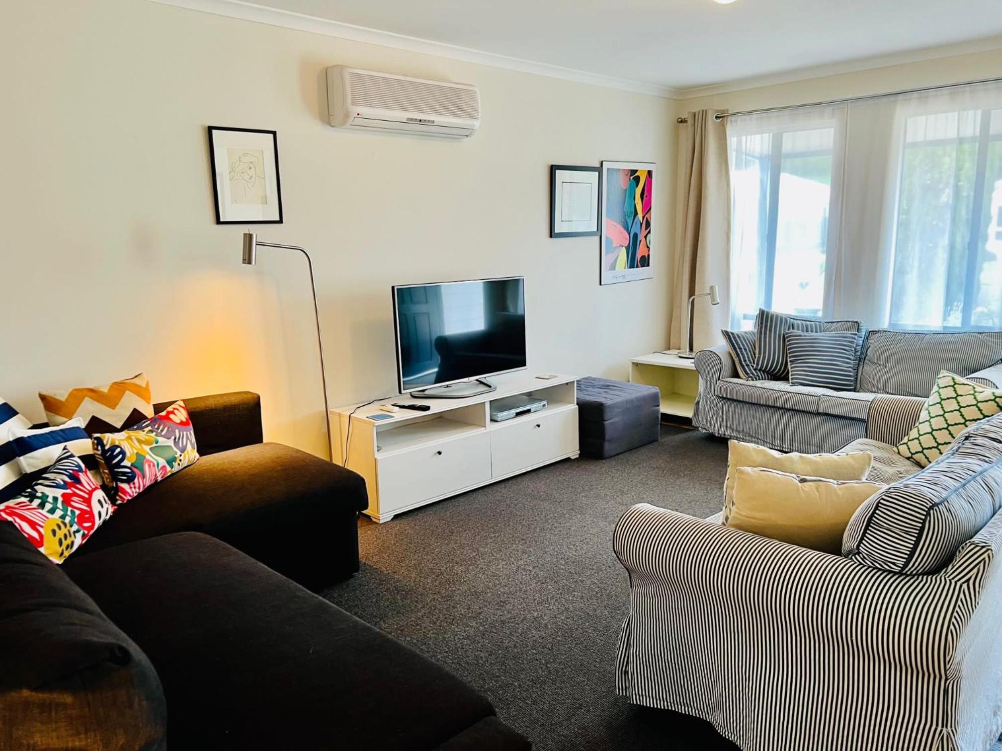 Clampetts Pet Friendly Close to Township