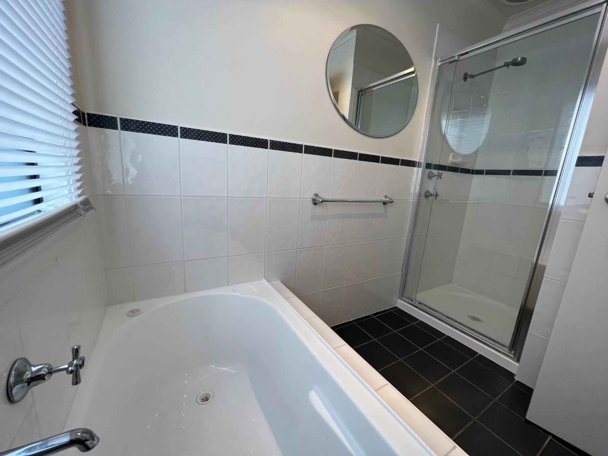 Clampetts Pet Friendly Close to Township