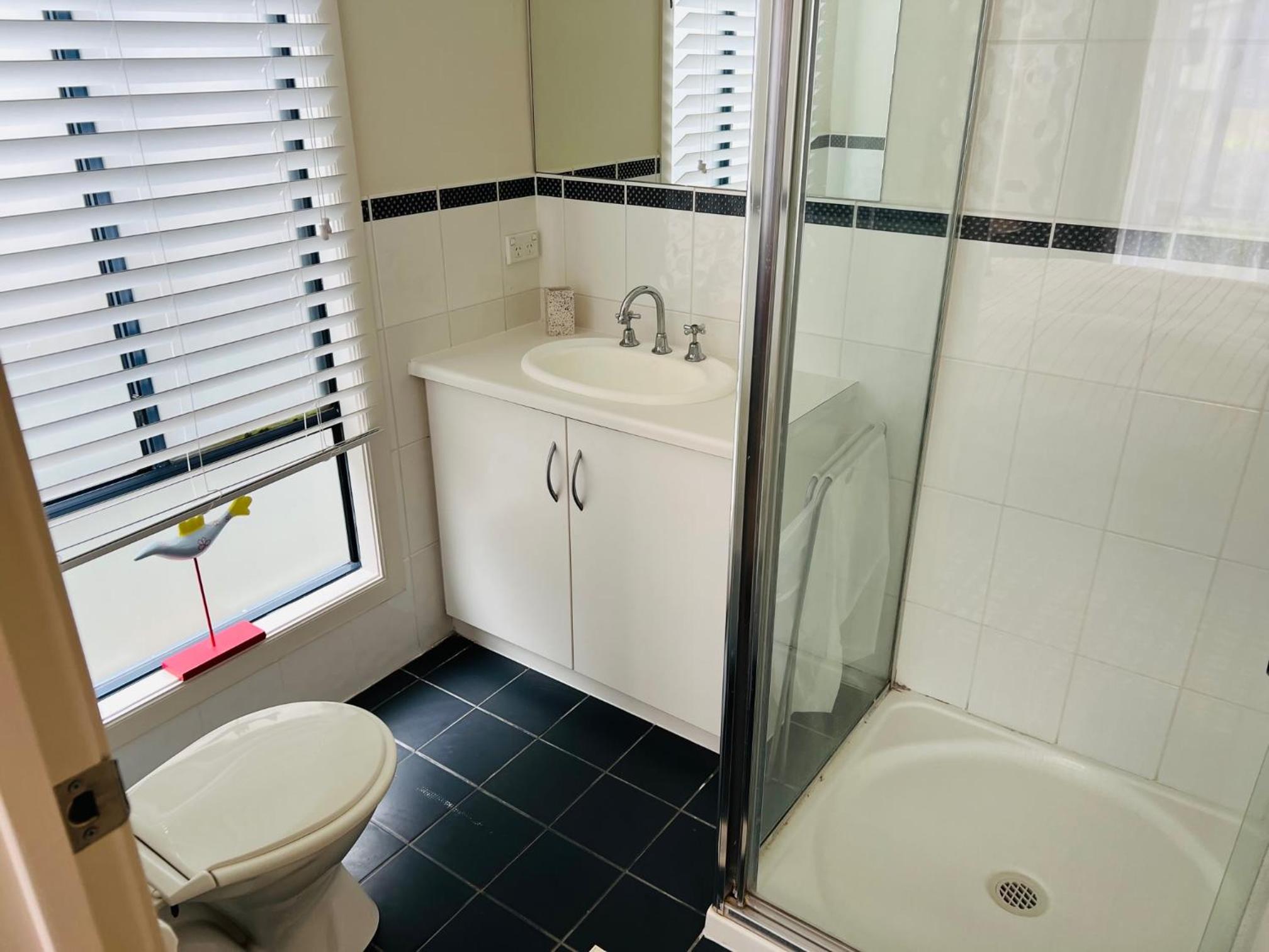 Clampetts Pet Friendly Close to Township