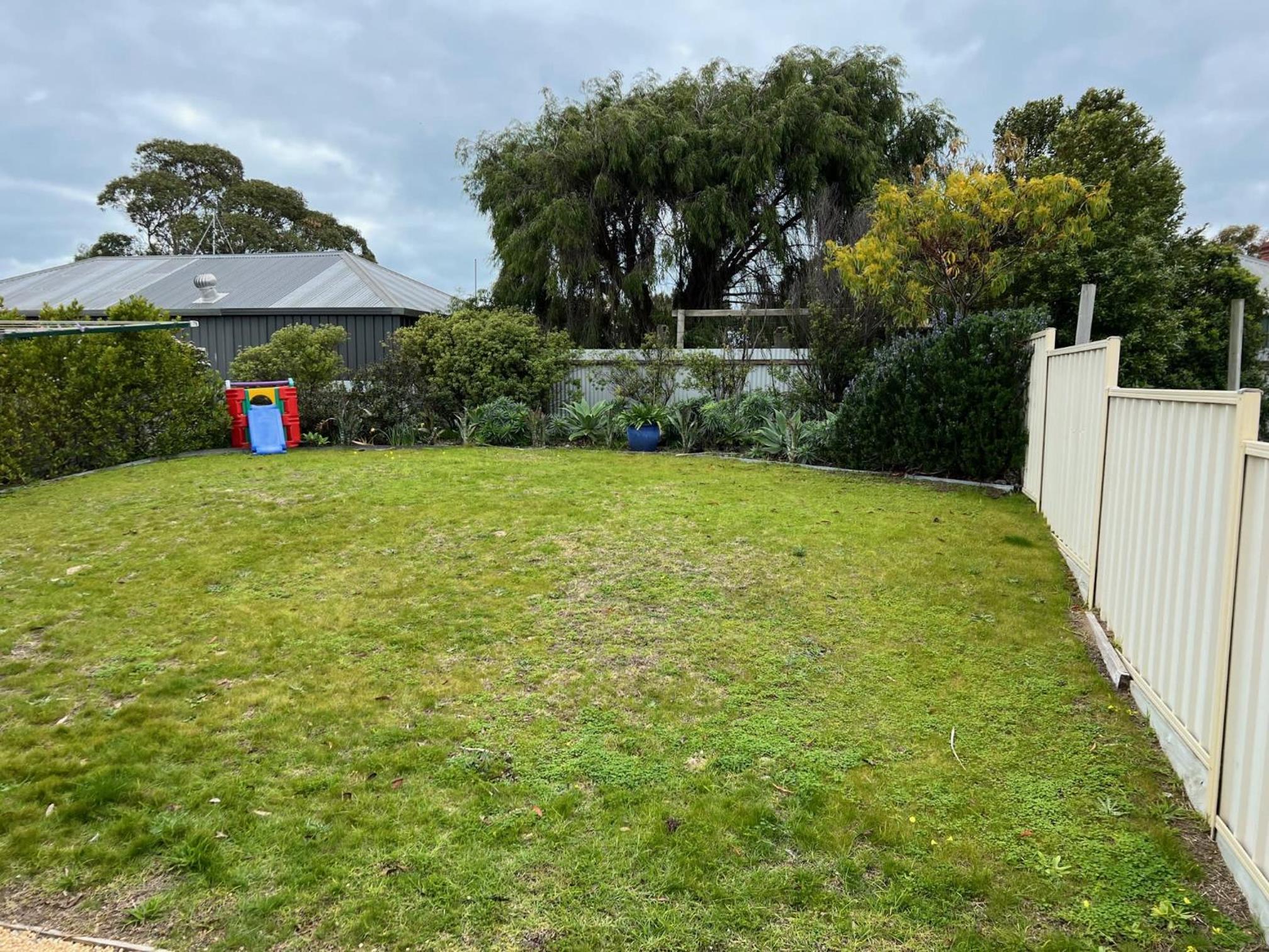 Clampetts Pet Friendly Close to Township