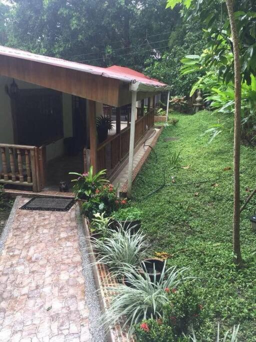 Cabaña con piscina en Minca