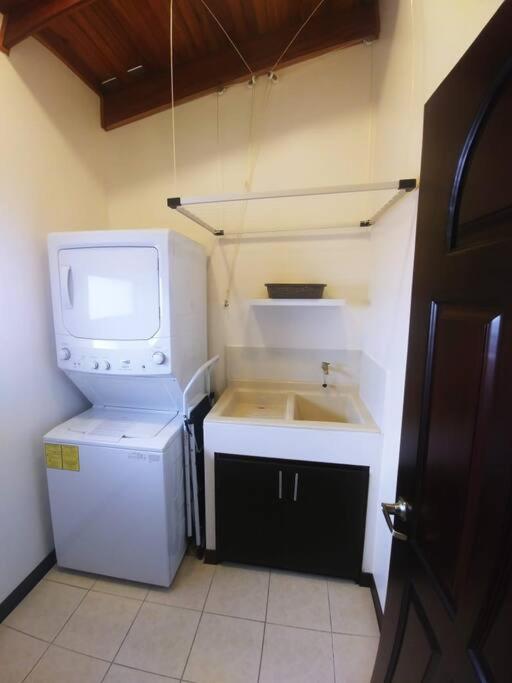 Luxury Apt, fully equipped, near to SJO airport