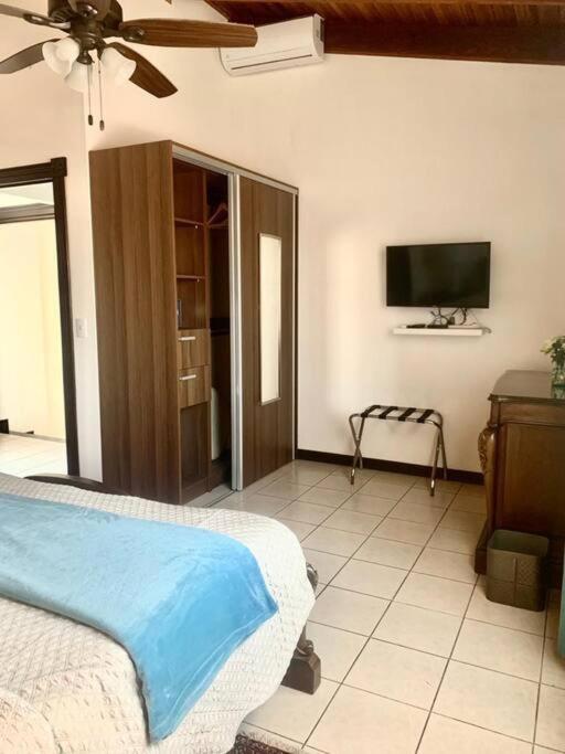 Luxury Apt, fully equipped, near to SJO airport