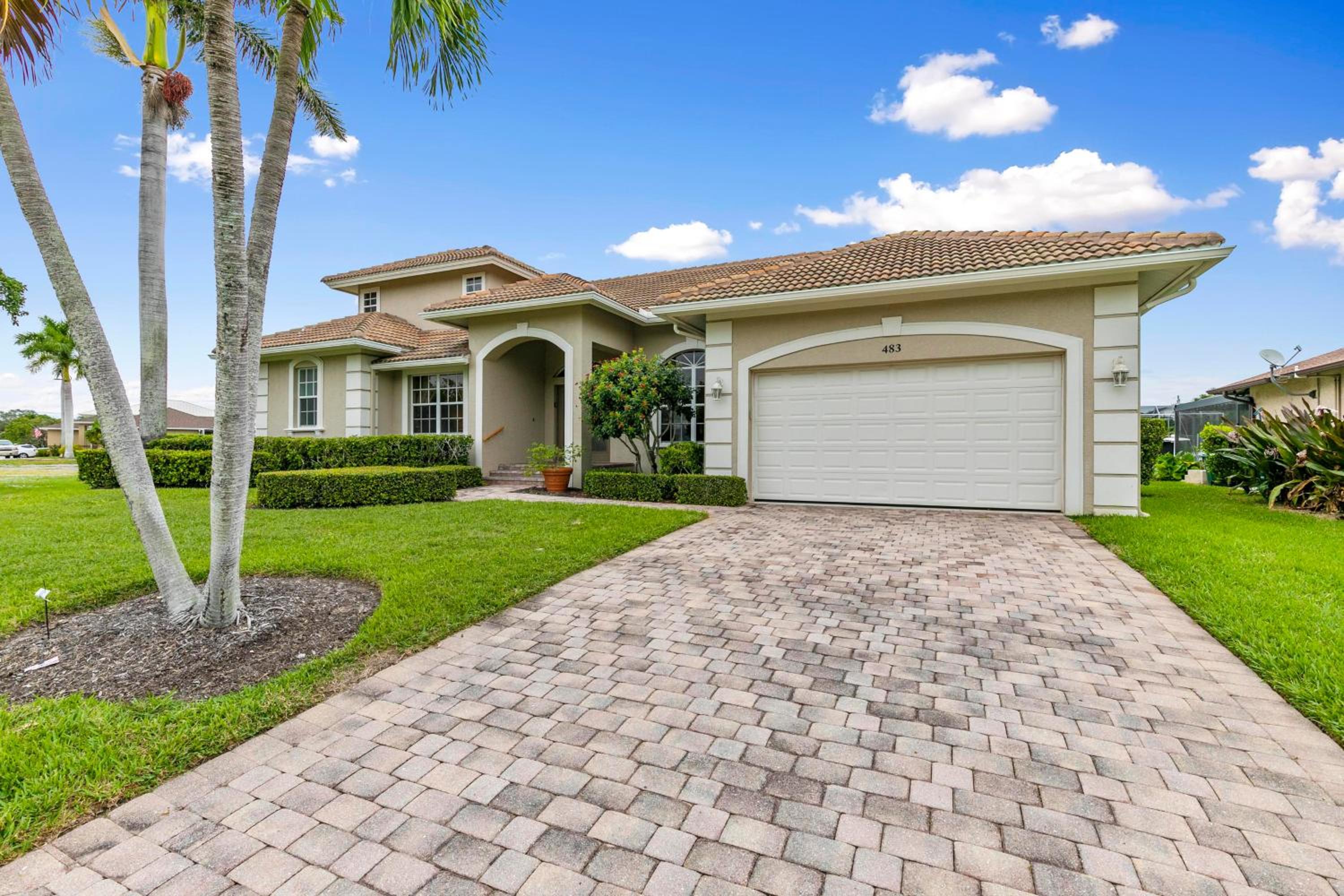 Updated and Luxurious 5BR Waterfront Oasis on Marco Island