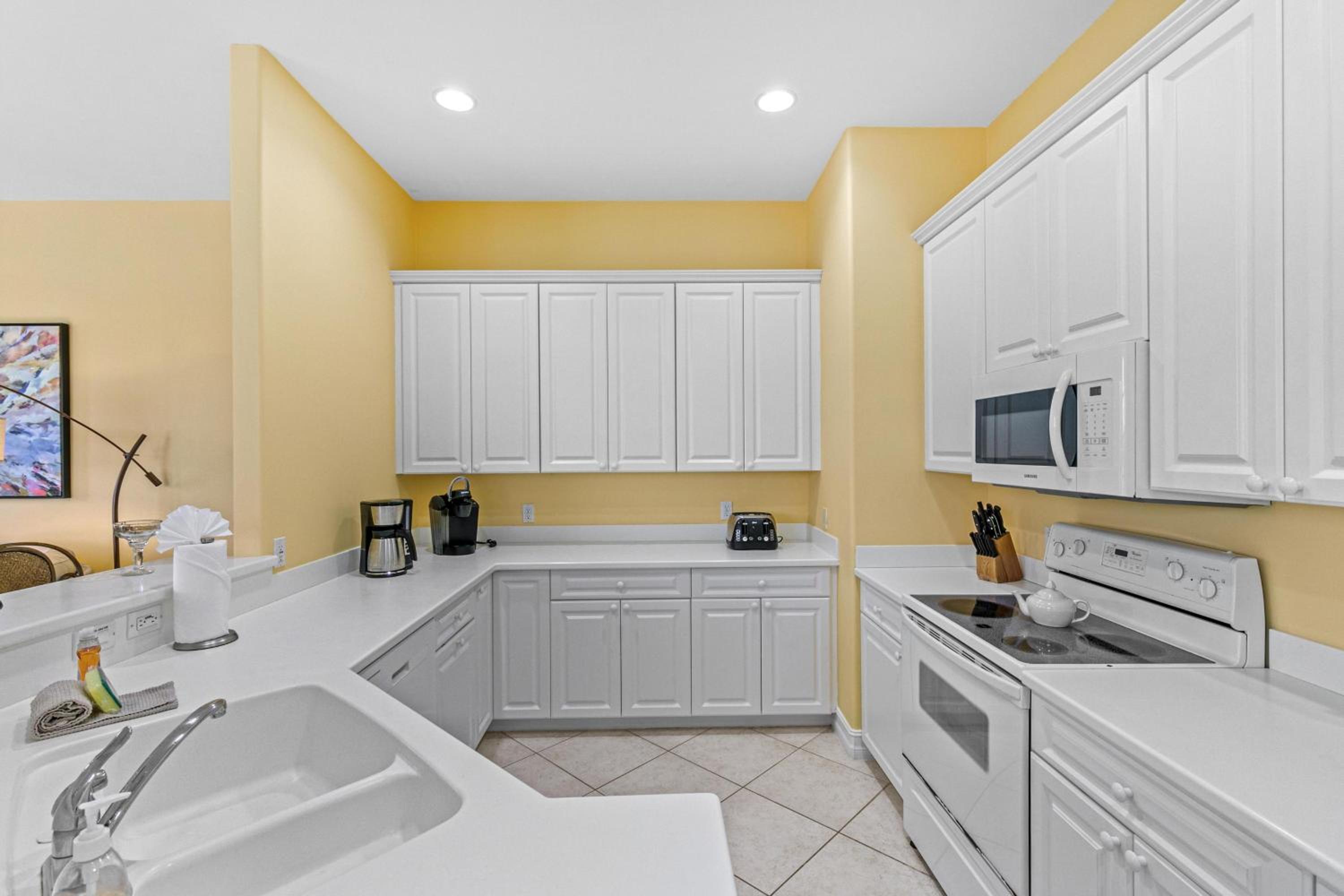 Updated and Luxurious 5BR Waterfront Oasis on Marco Island