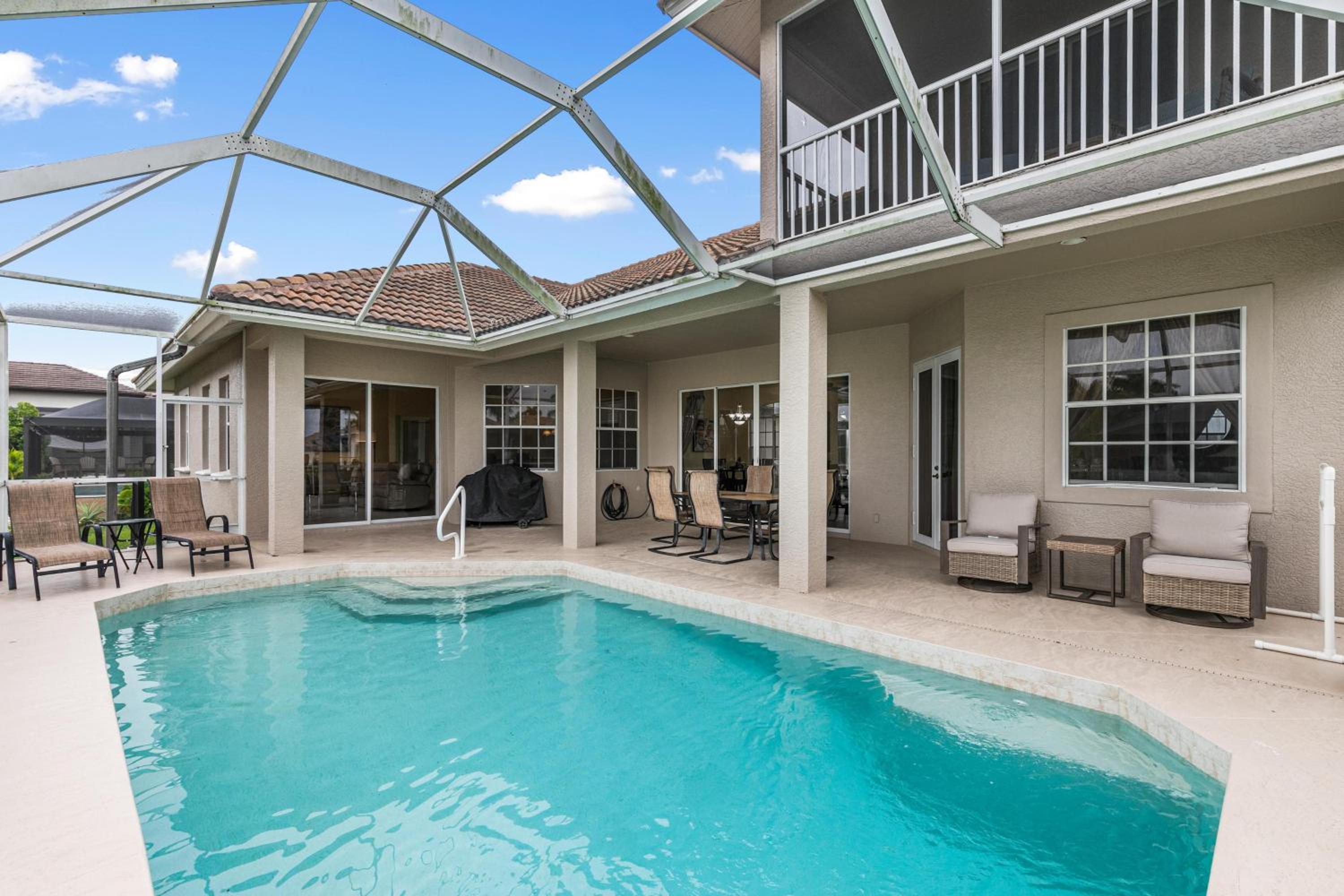 Updated and Luxurious 5BR Waterfront Oasis on Marco Island