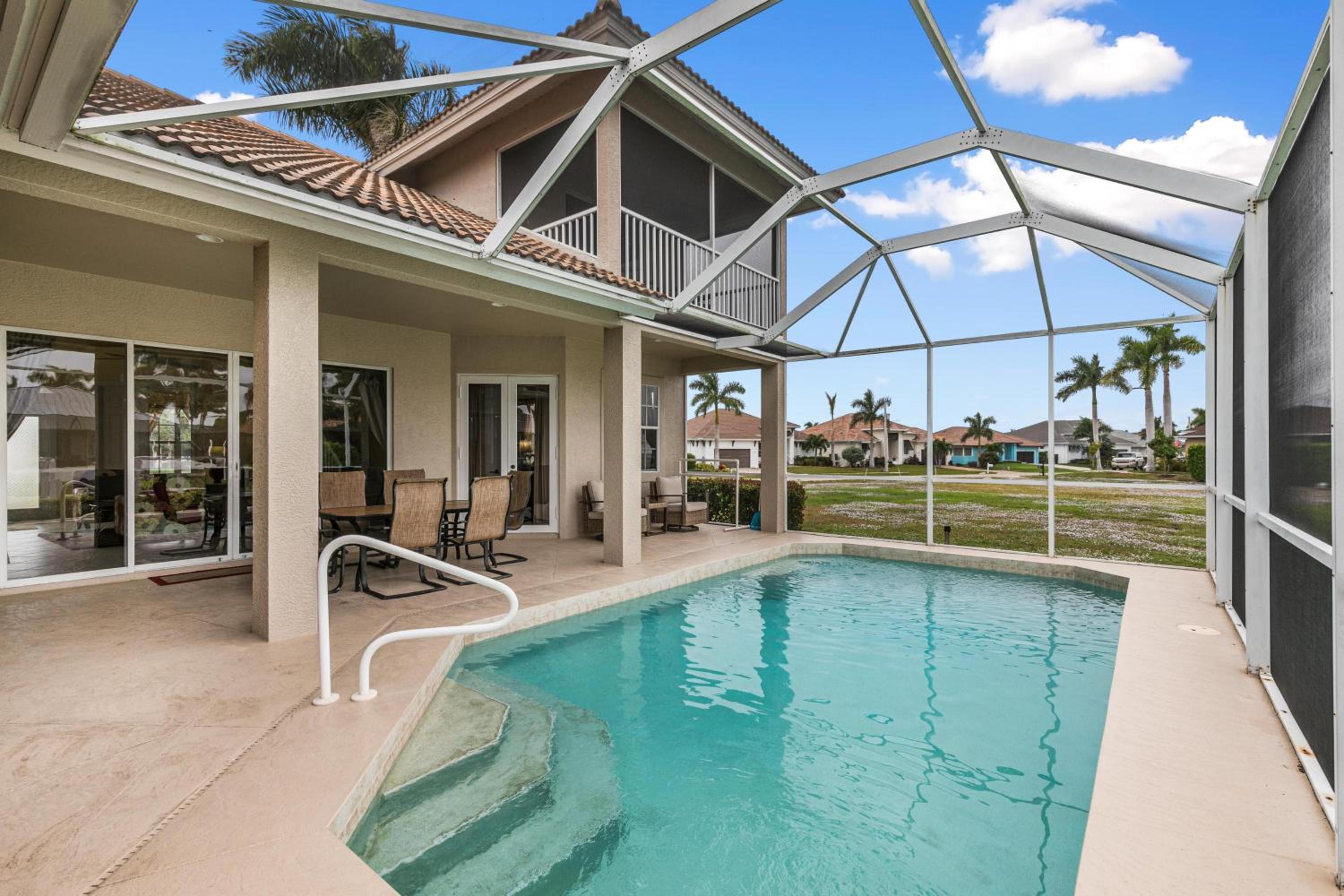 Updated and Luxurious 5BR Waterfront Oasis on Marco Island