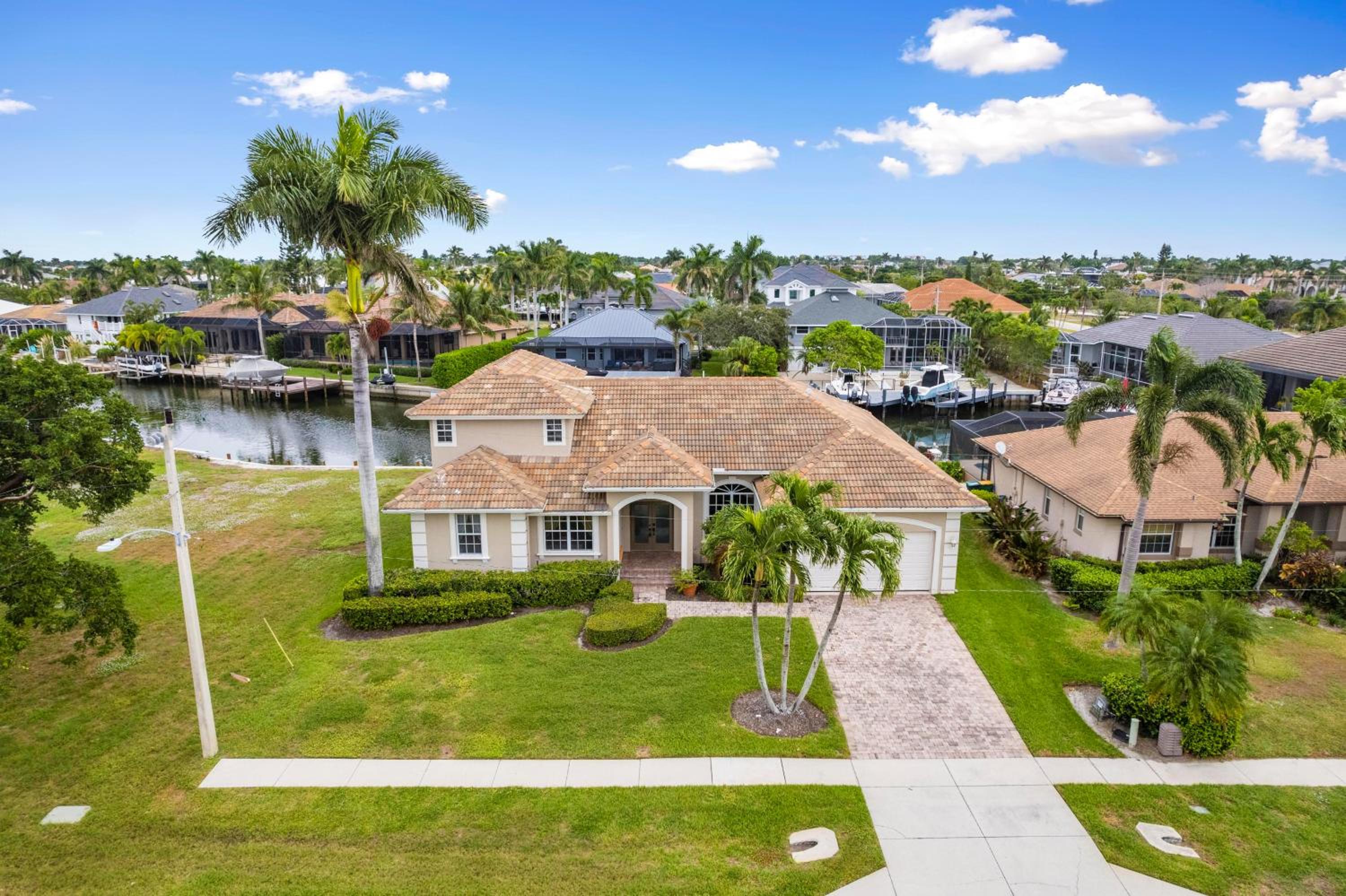 Updated and Luxurious 5BR Waterfront Oasis on Marco Island