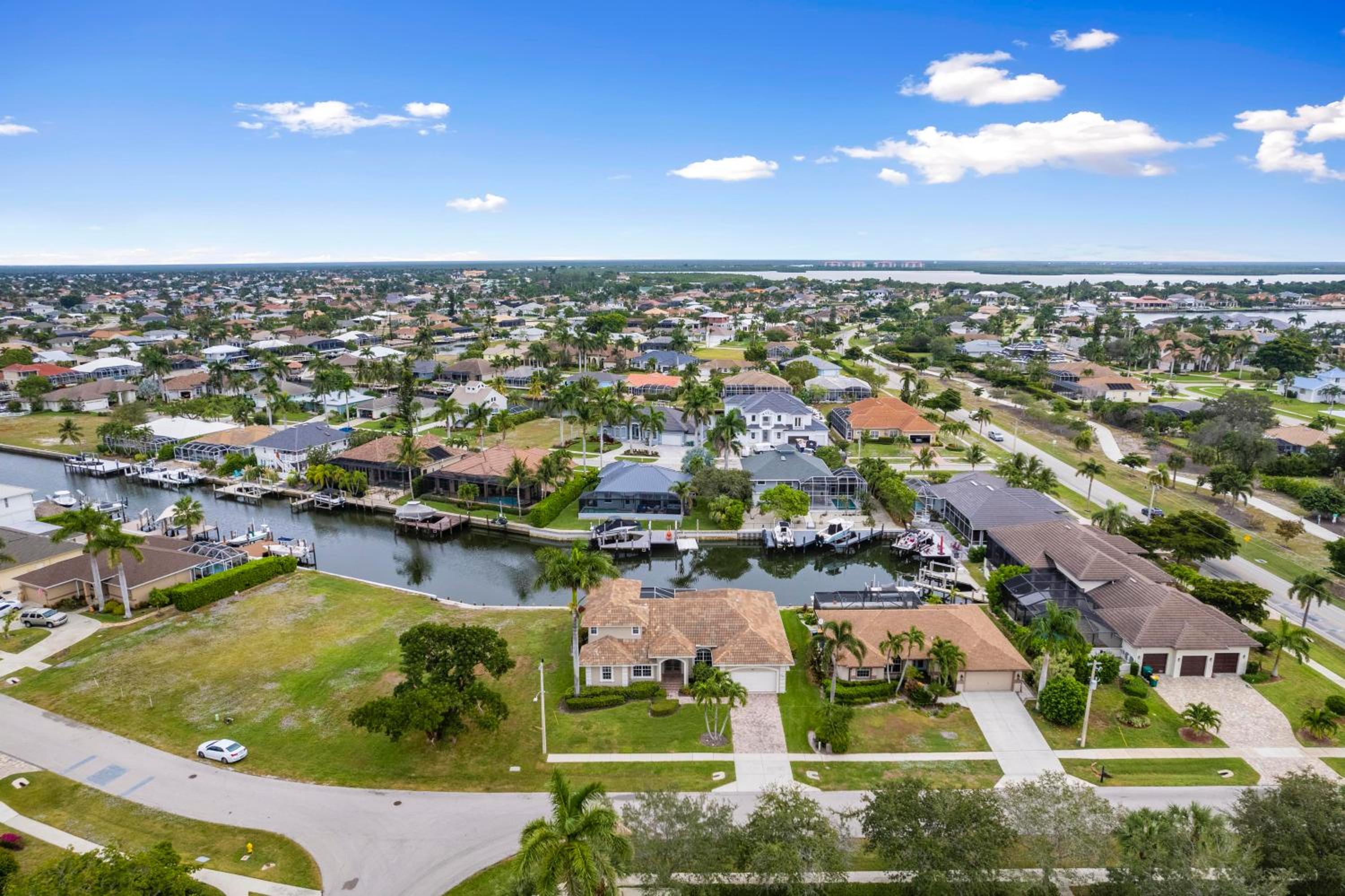 Updated and Luxurious 5BR Waterfront Oasis on Marco Island