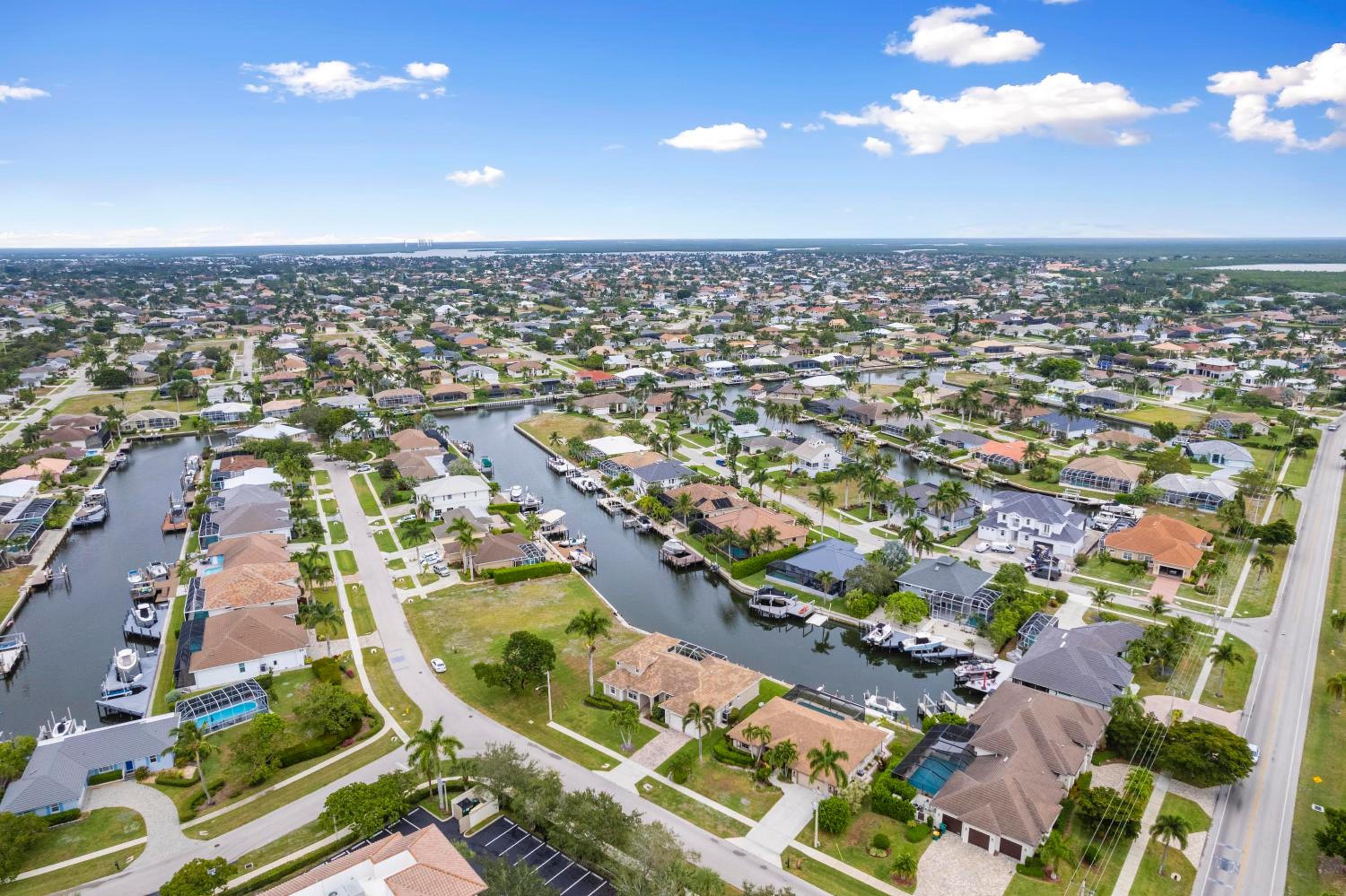 Updated and Luxurious 5BR Waterfront Oasis on Marco Island