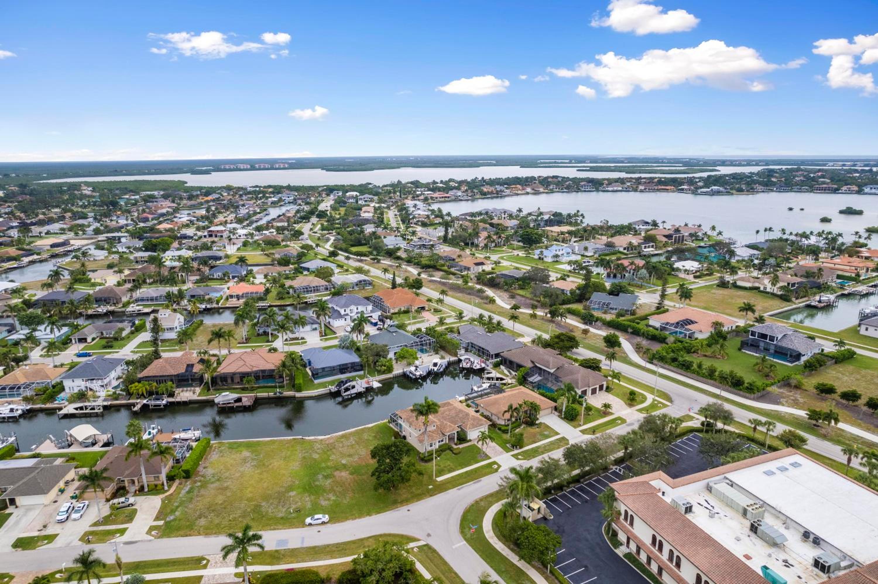Updated and Luxurious 5BR Waterfront Oasis on Marco Island