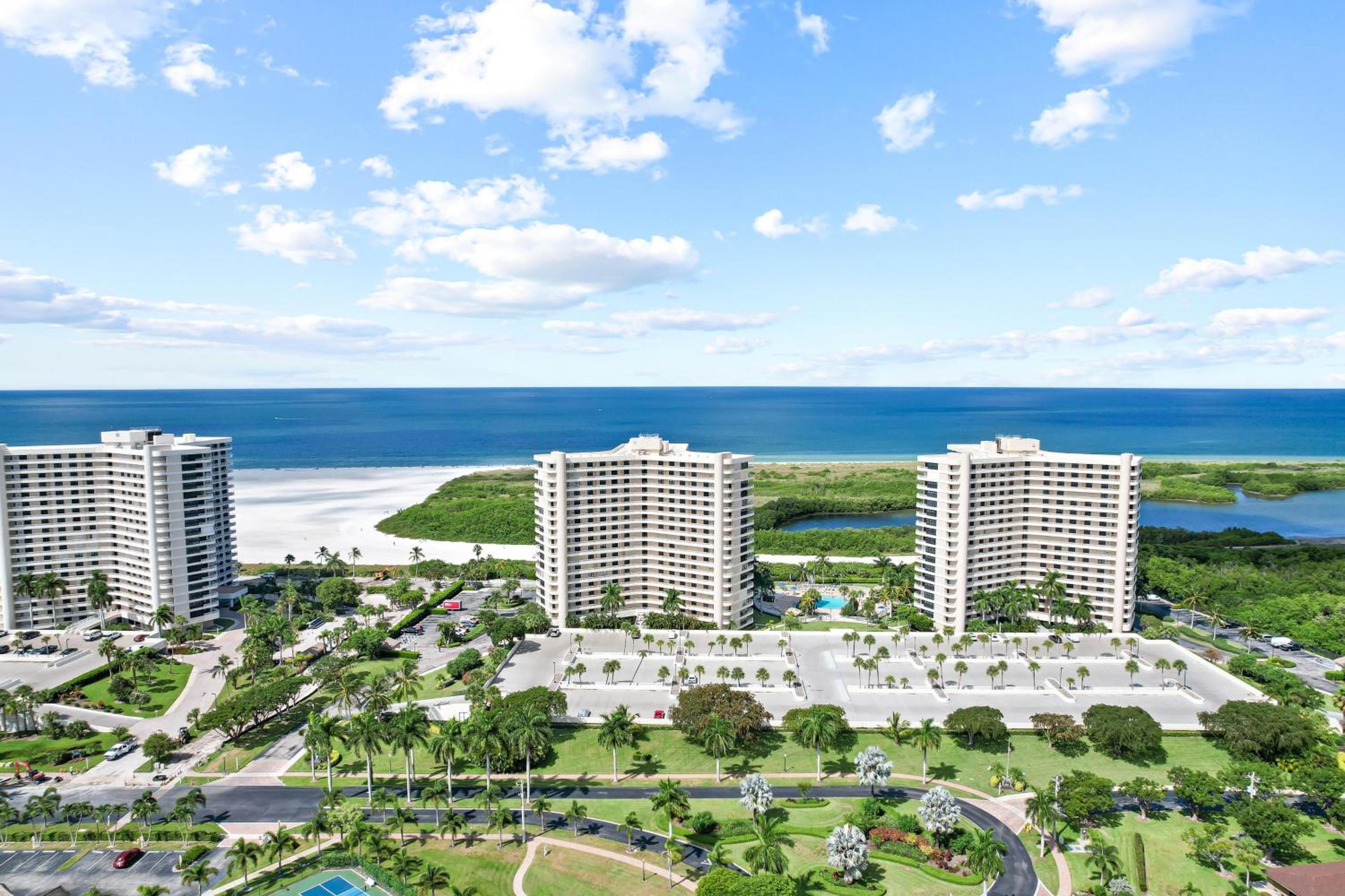 Beachside Oasis in Paradise-Beachfront, Pool View view 5