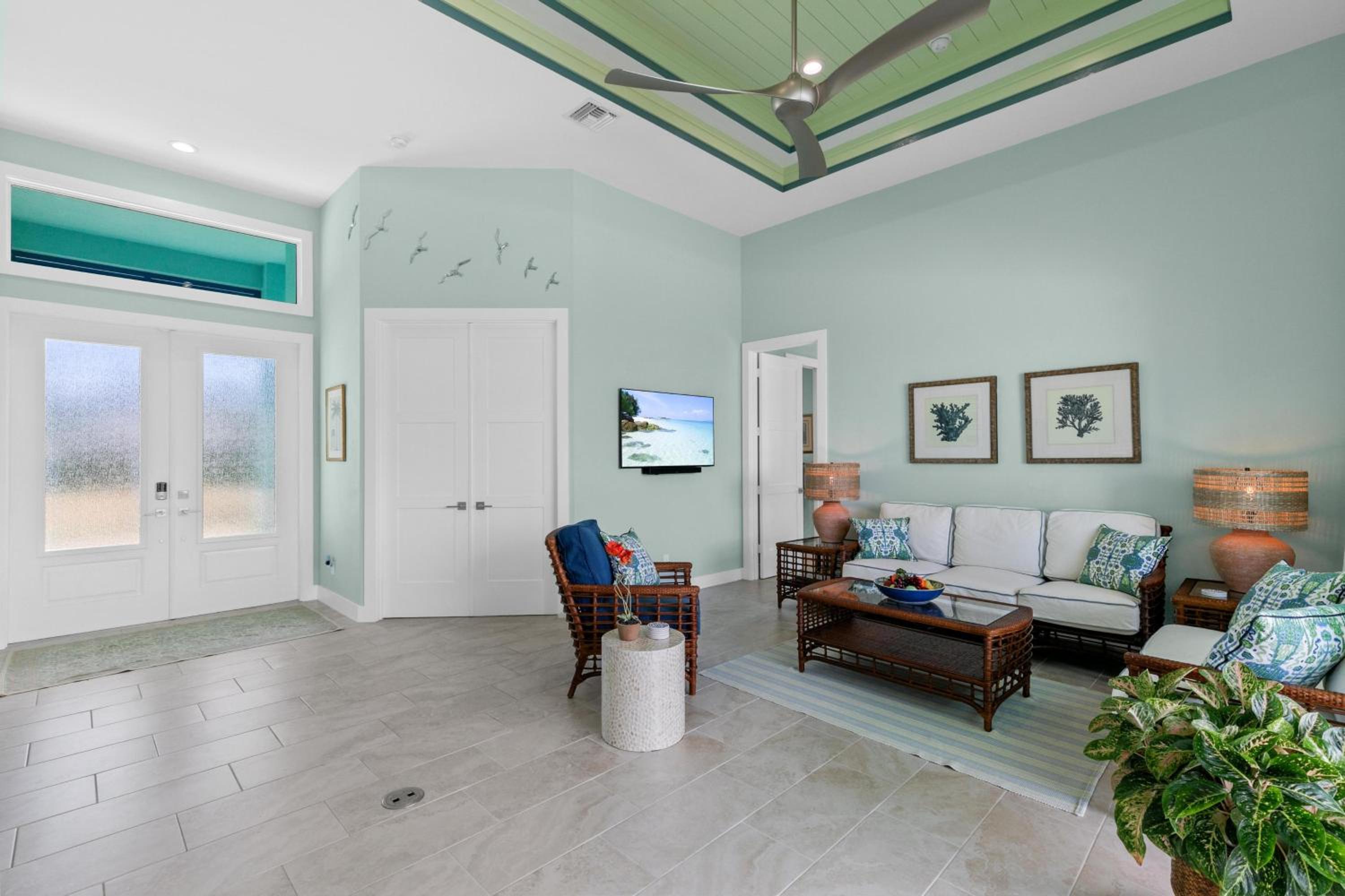 Stunning 3-Bedroom Beach Oasis with Private Pool and Luxurious Amenities view 2