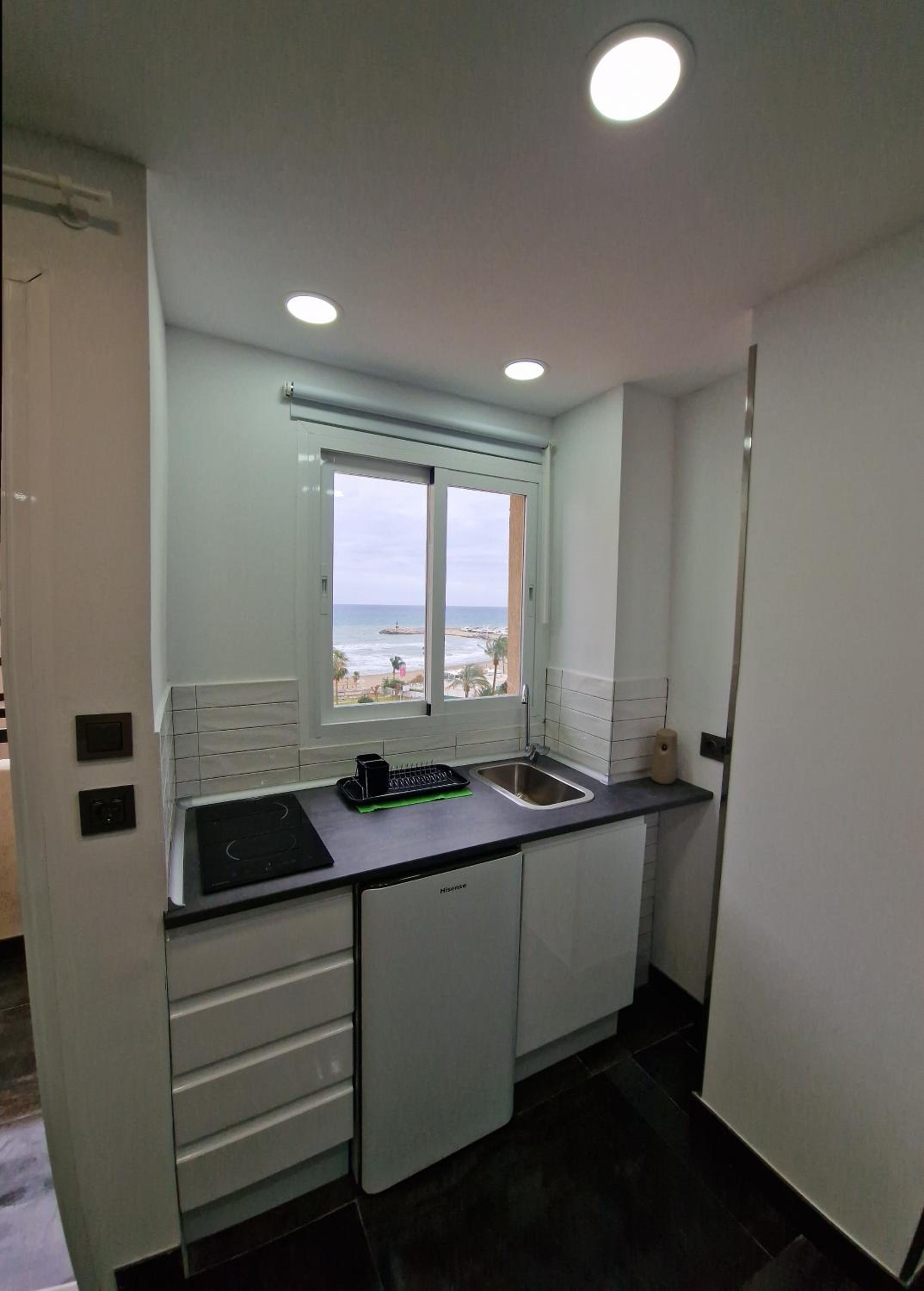 ESTUDIO RECIEN REFORMADO EN HOTEL 1 LINEA PLAYa view 2