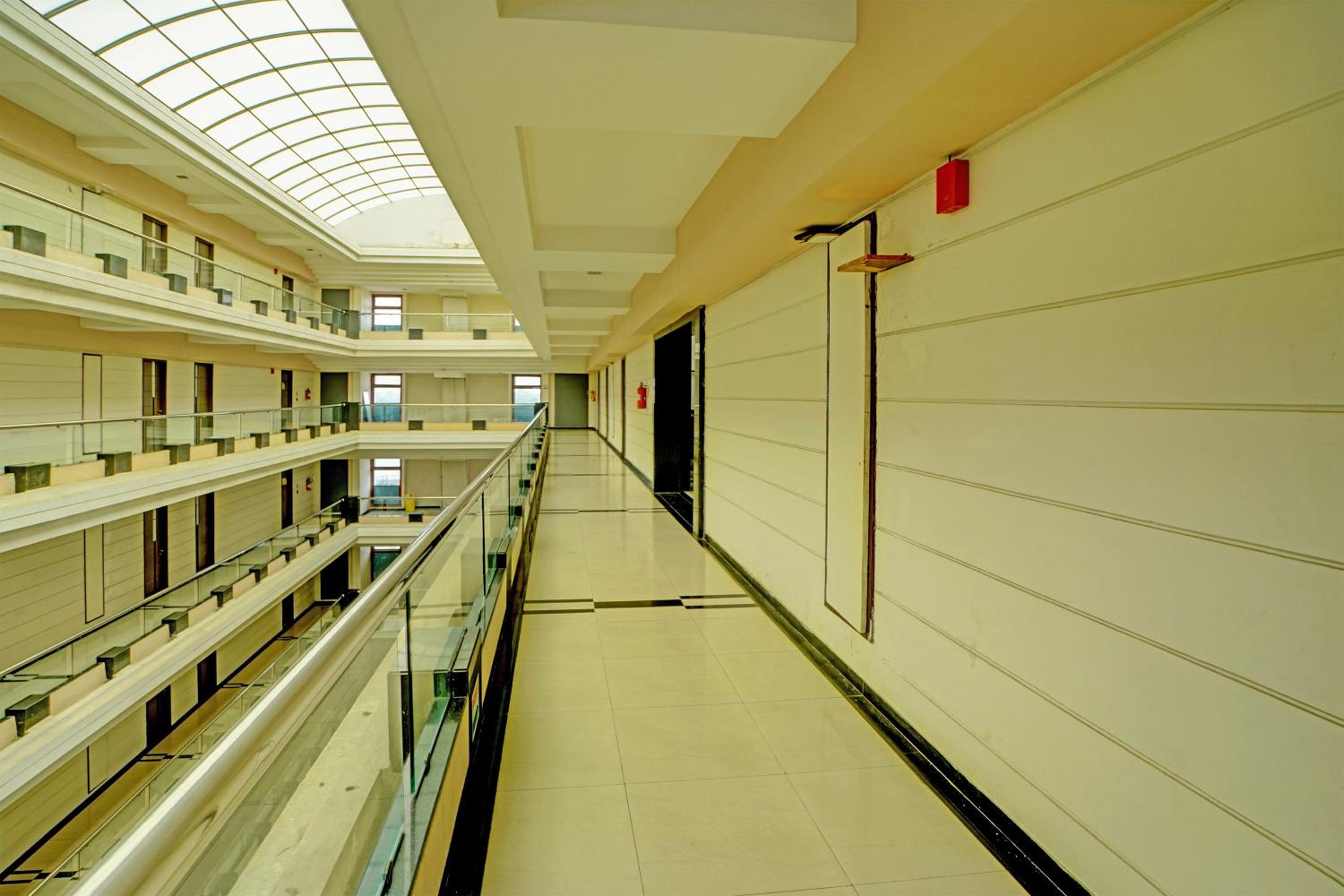 Super Townhouse Kakinada Nagamalli Thota Junction view 3