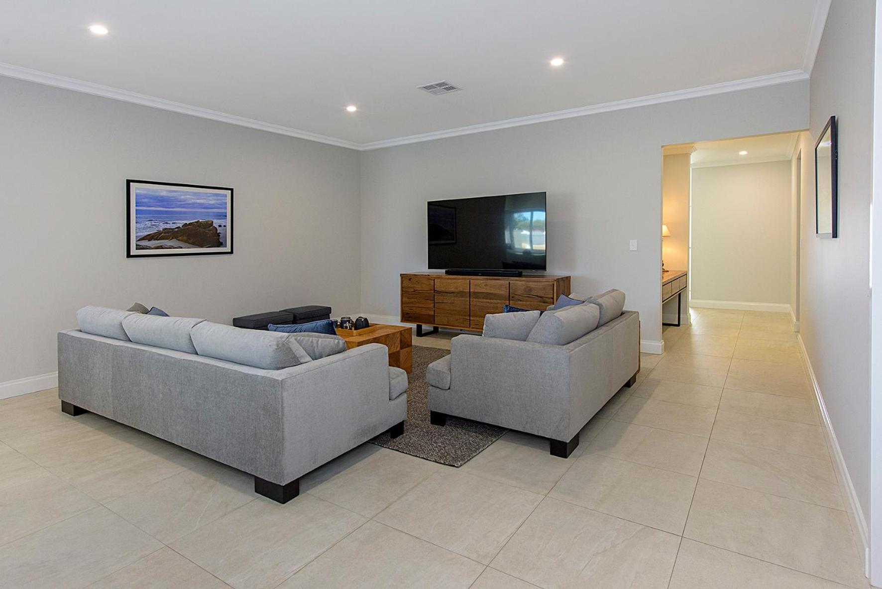 A Waterside Paradise - Geographe's Hidden Oasis