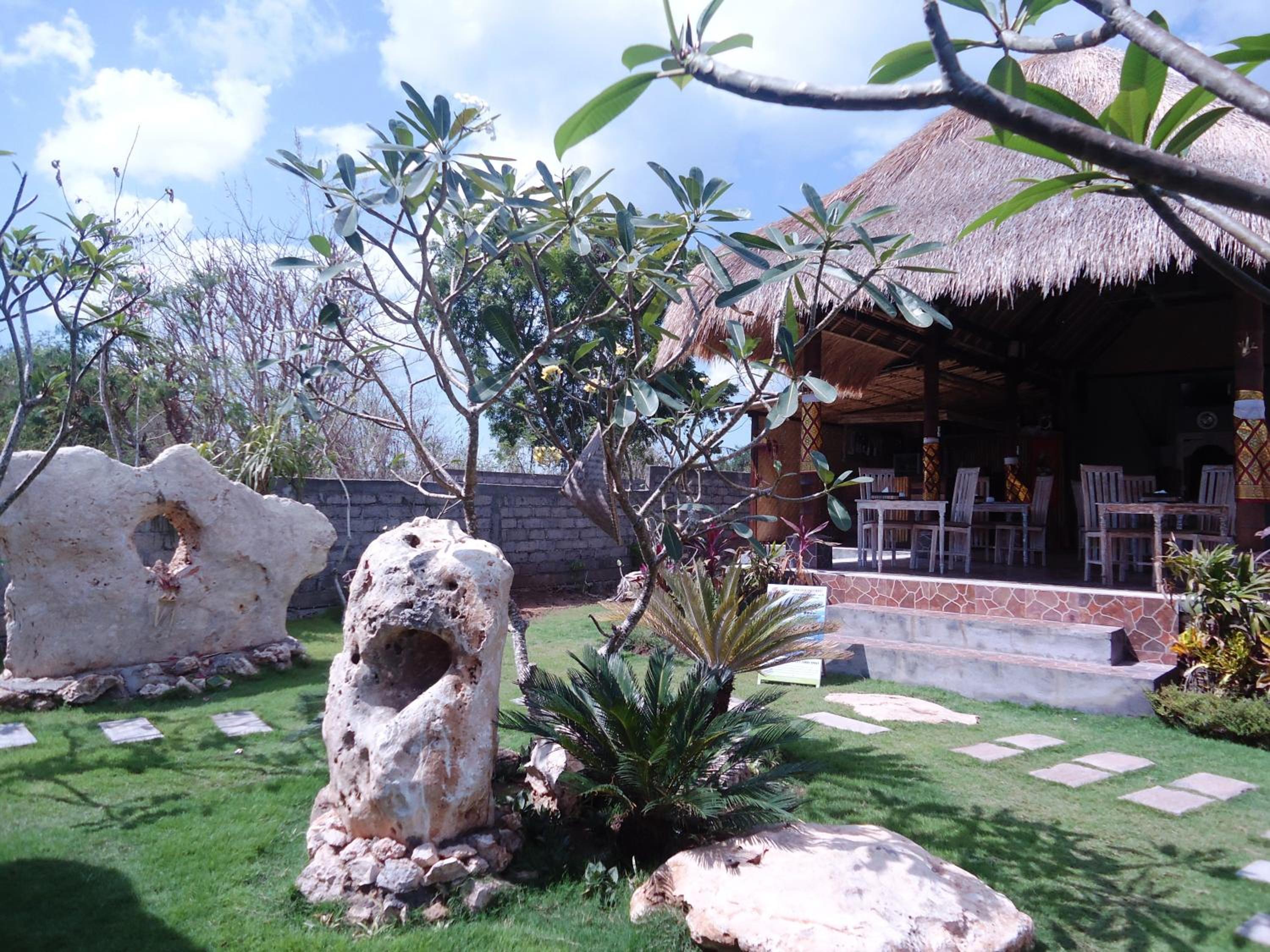Harta Lembongan Villas