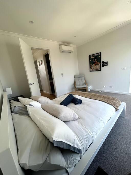 Four-Bedroom Town House in Port Melbourne