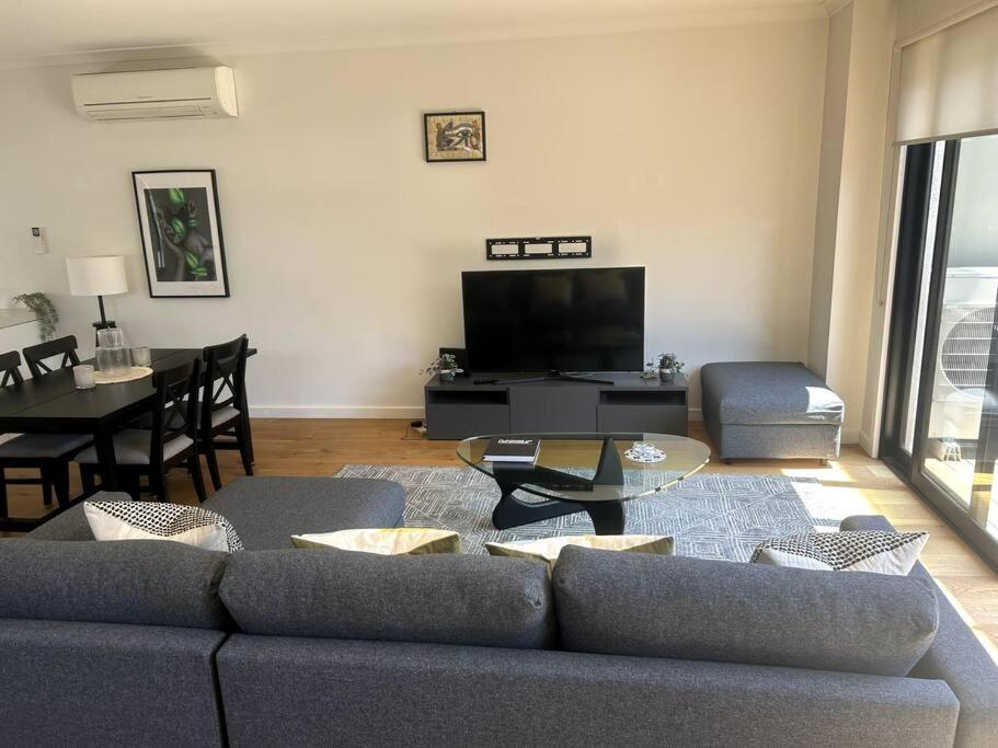 Four-Bedroom Town House in Port Melbourne