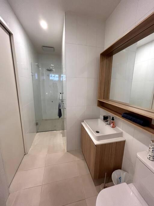 Four-Bedroom Town House in Port Melbourne