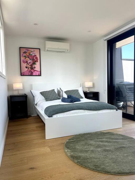 Four-Bedroom Town House in Port Melbourne