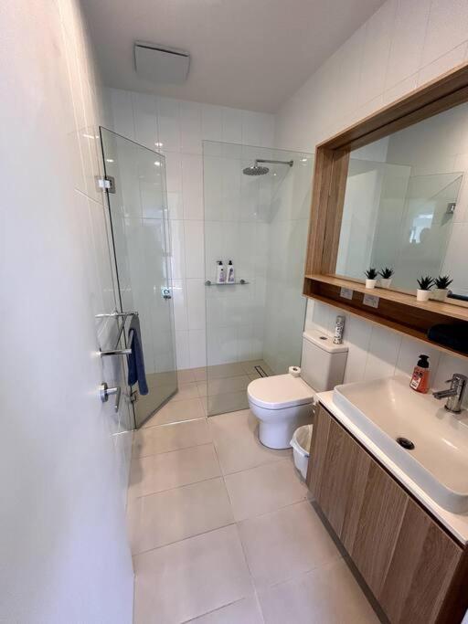 Four-Bedroom Town House in Port Melbourne