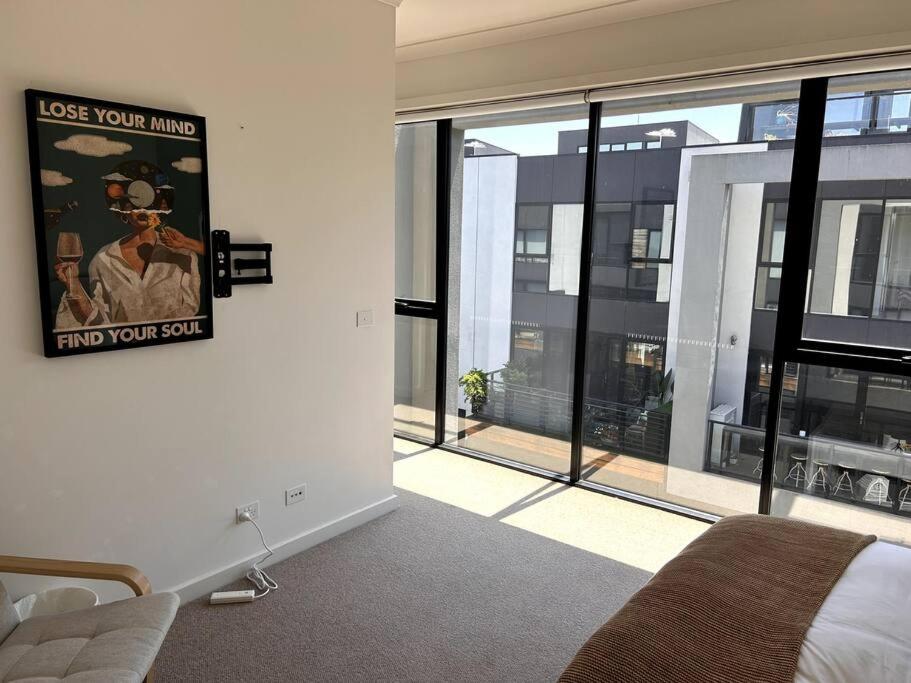 Four-Bedroom Town House in Port Melbourne
