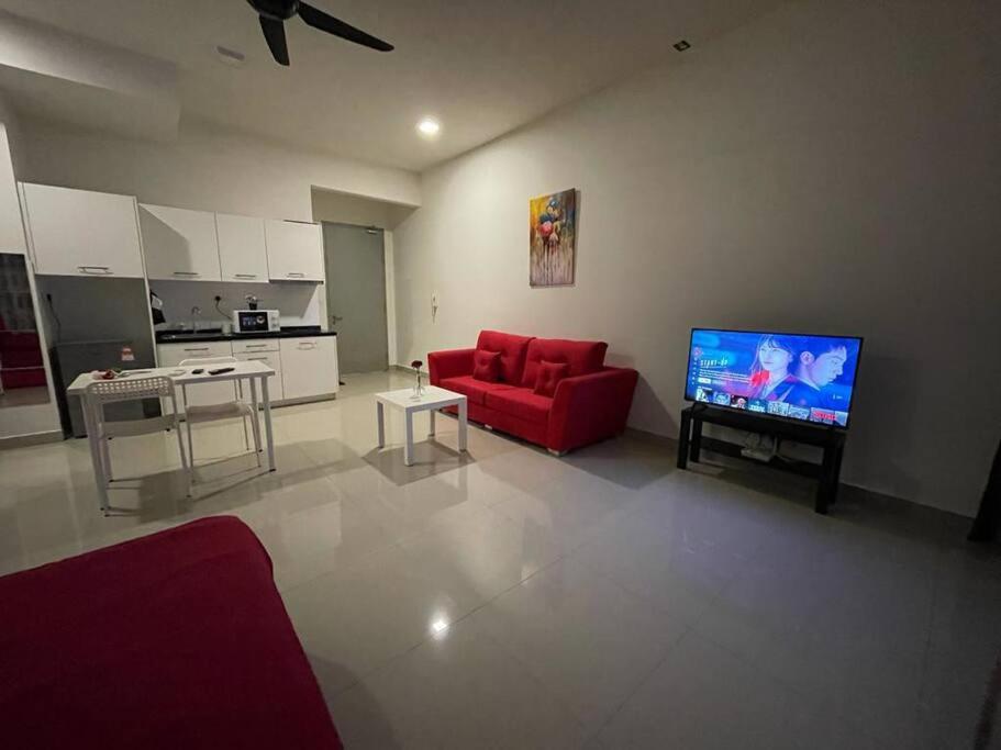 WORK FROM HOME -NO OVERNIGHT STAY -9am-6pm -SAME DAY CHECKOUT-Wi-Fi-Netflix-Parking-Pool photo 8