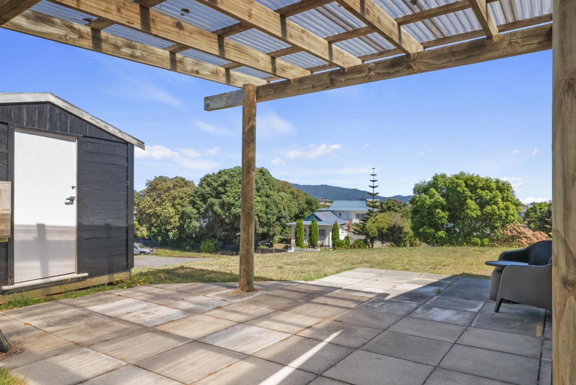 Hicks Haven - Waikanae Beach Holiday Studio view 2