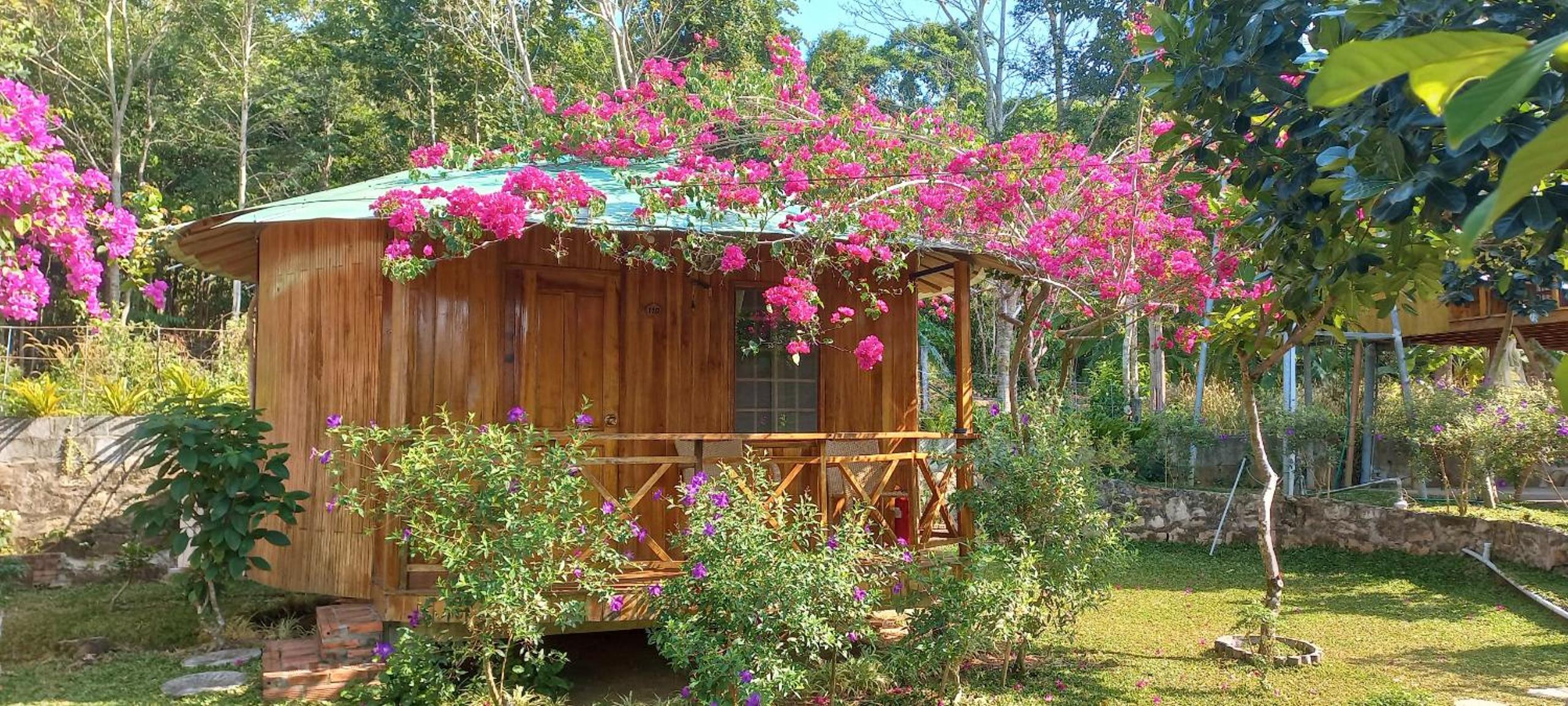 Phu Quoc Valley Sen Bungalow