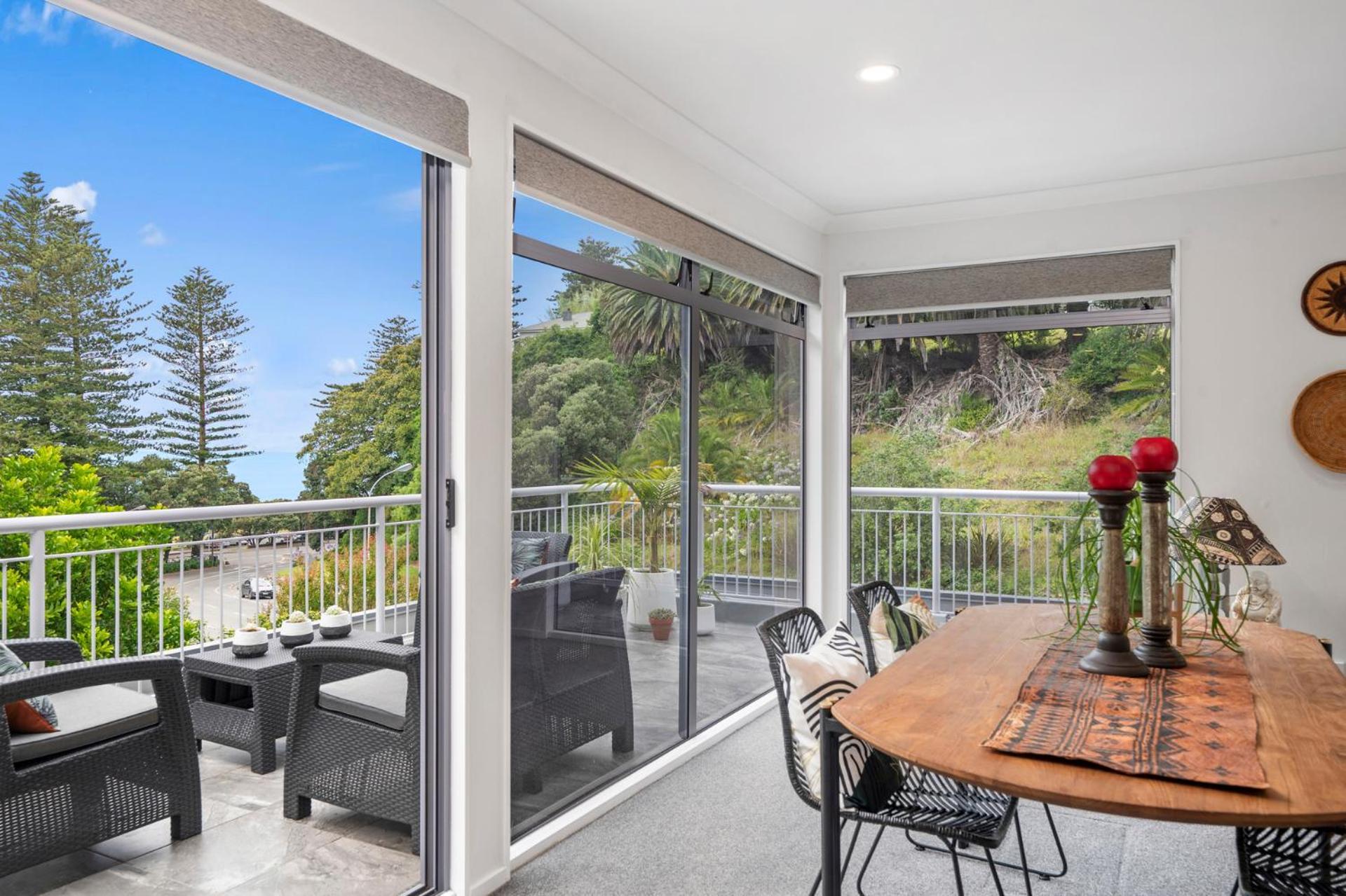 Hillcrest Hideaway - Napier Holiday Apartment view 2